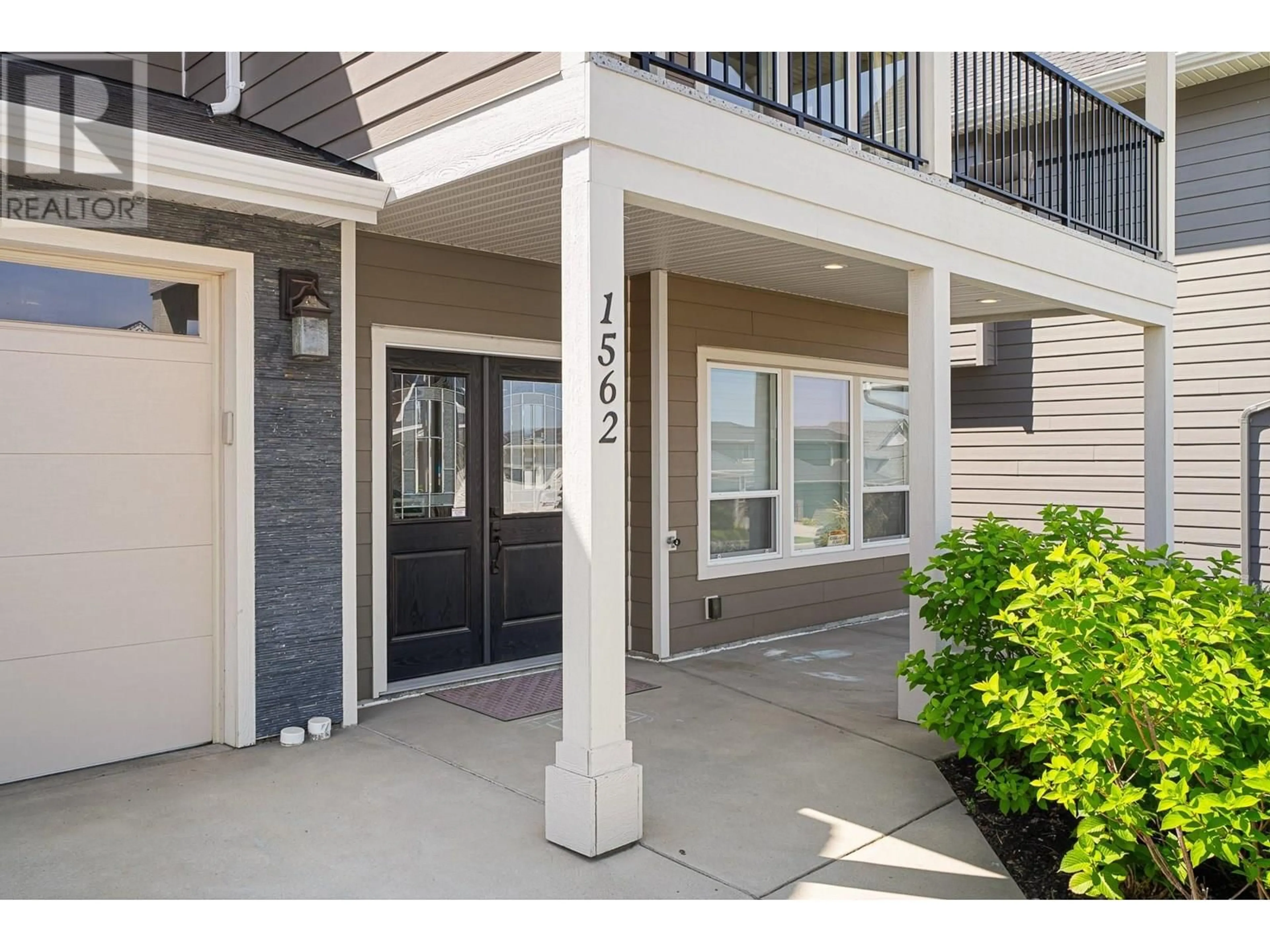 Indoor entryway for 1562 EMERALD DRIVE, Kamloops British Columbia V2E0C4