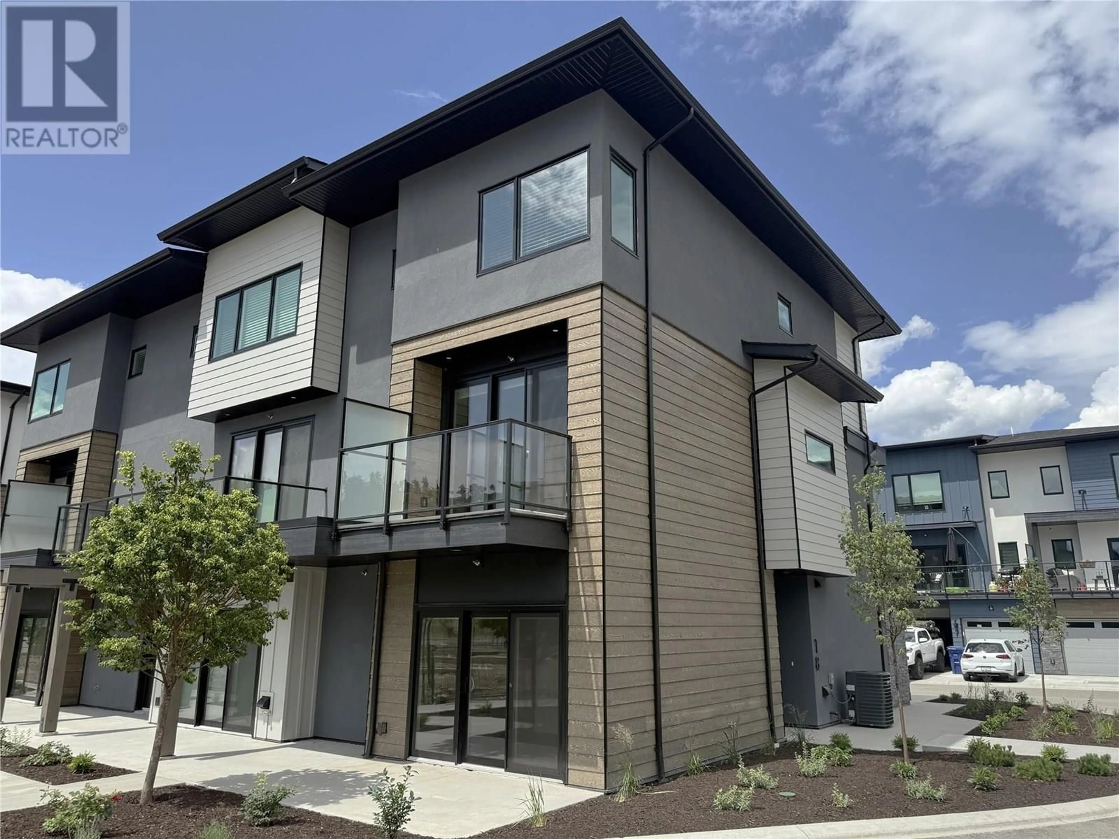 Home with vinyl exterior material, building for 18 - 11451 ETHERIDGE ROAD, Lake Country British Columbia V4V0C3
