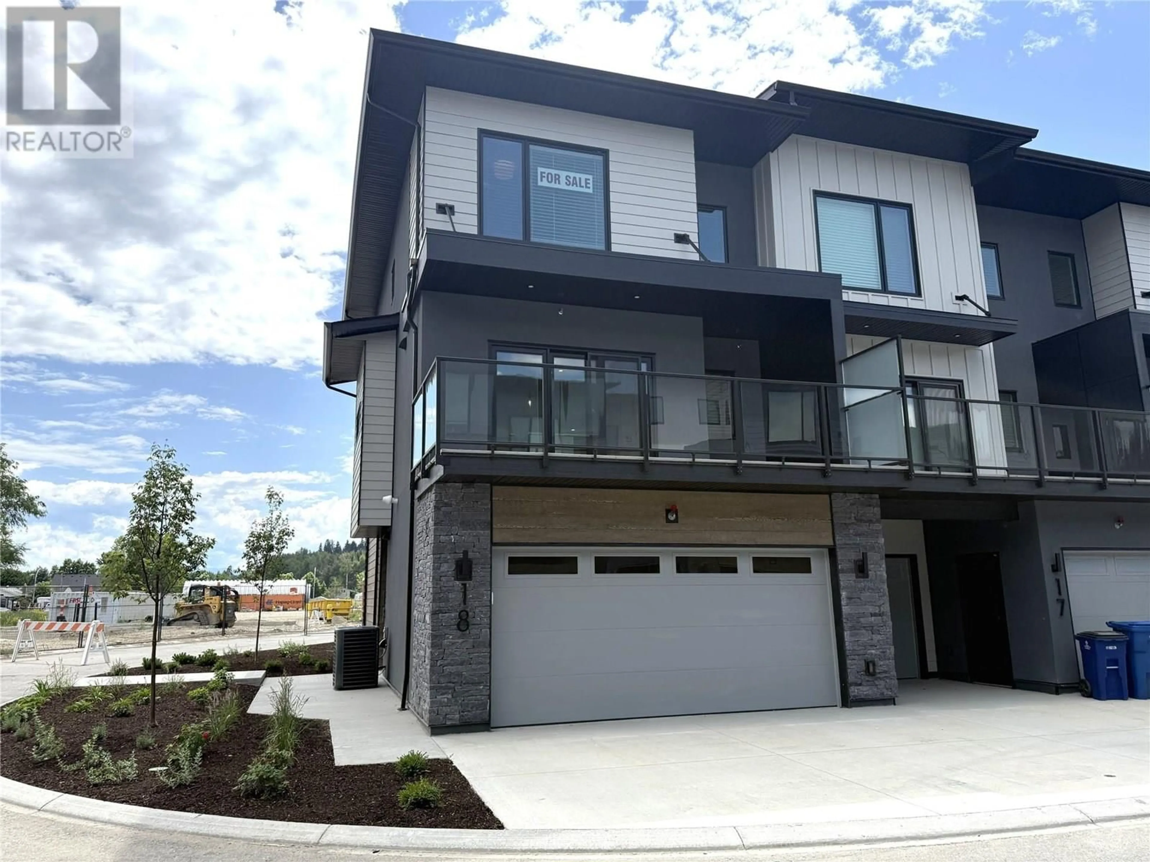 Home with vinyl exterior material, street for 18 - 11451 ETHERIDGE ROAD, Lake Country British Columbia V4V0C3