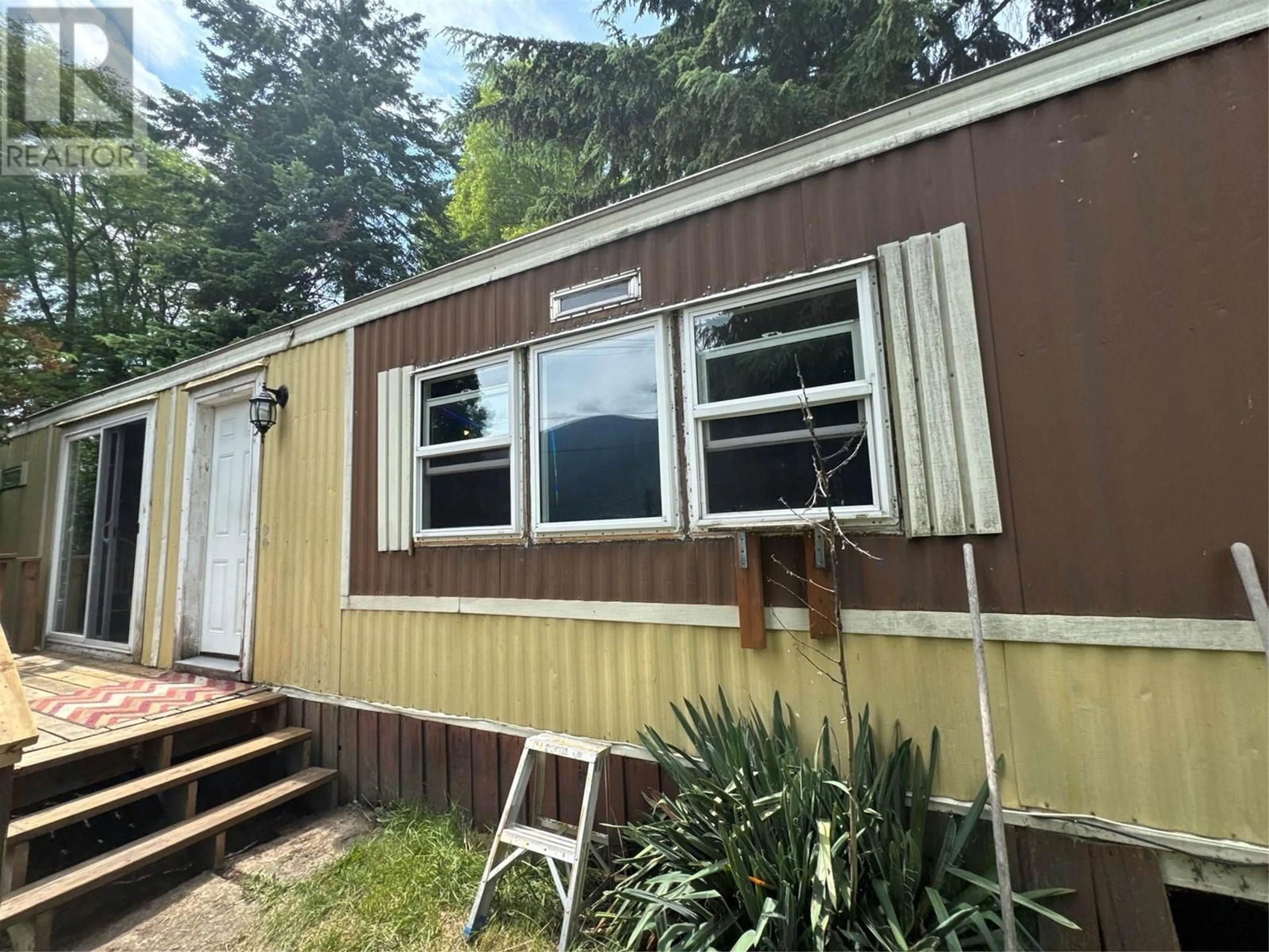 Home with vinyl exterior material, unknown for 25 - 739 3A HIGHWAY, Nelson British Columbia V1L6M4