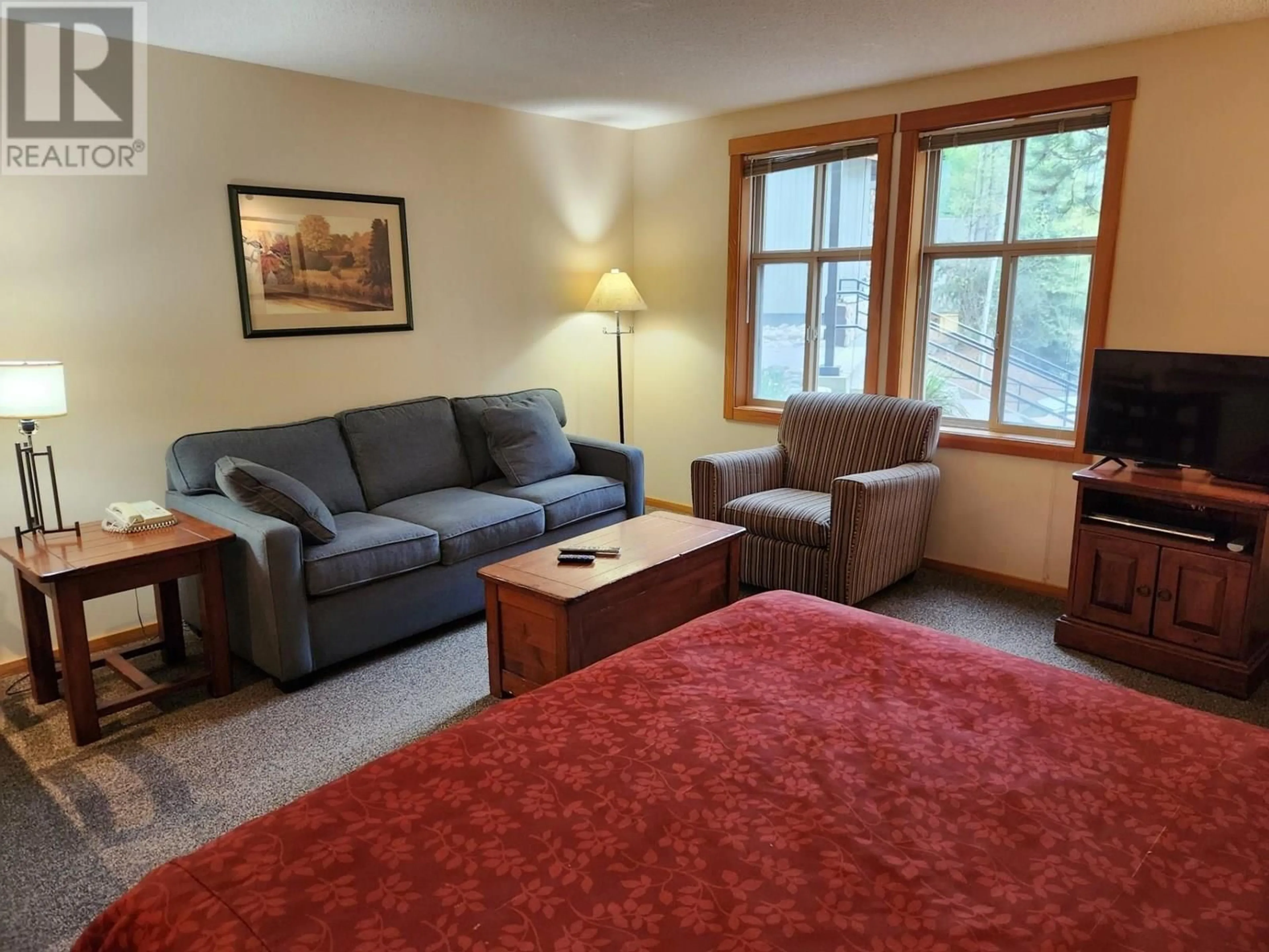 Living room with furniture, unknown for 106 - 2060 SUMMIT DRIVE, Panorama British Columbia V0A1T0