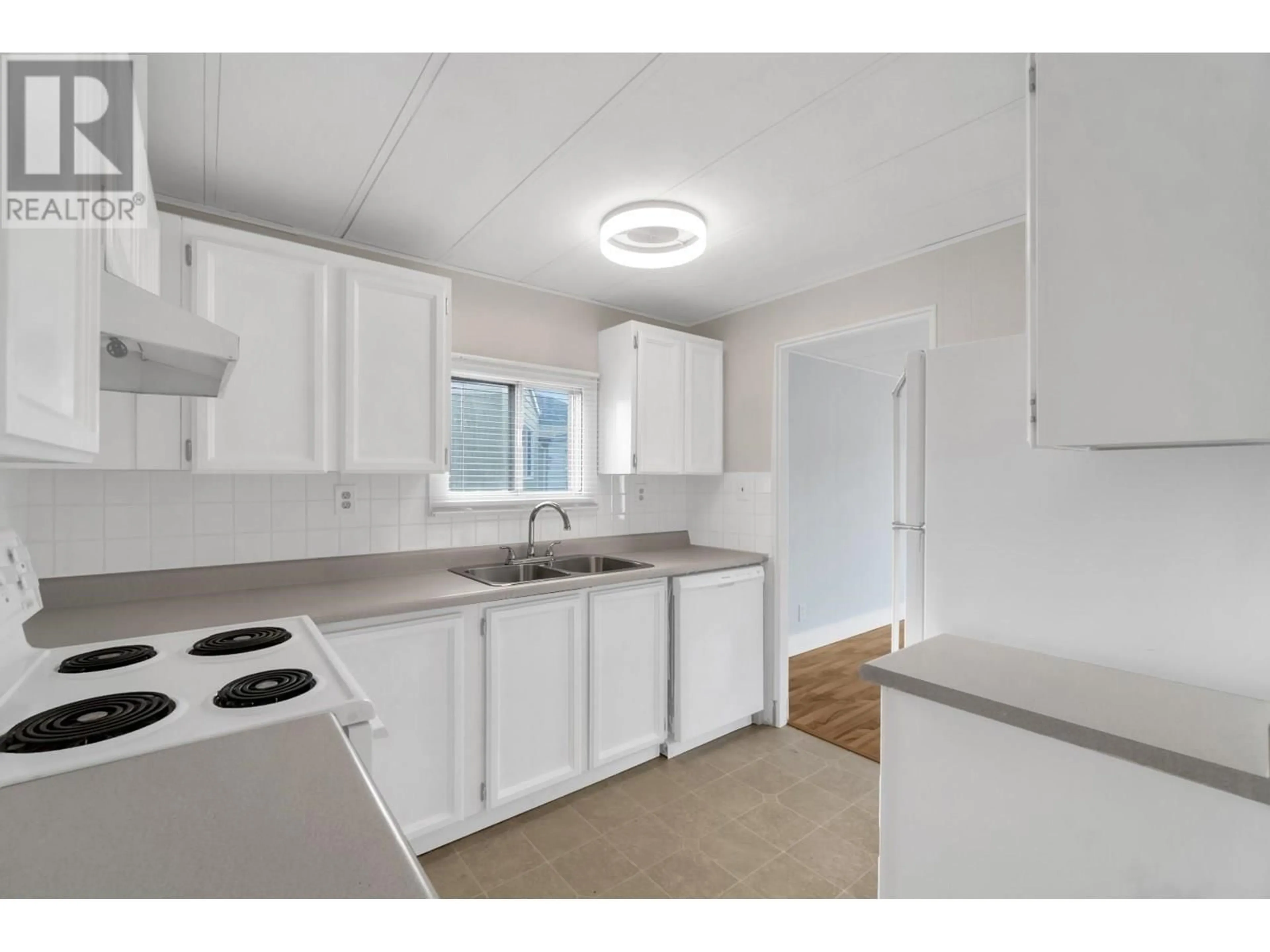 Standard kitchen, unknown for 3 - 2776 CLAPPERTON AVENUE, Merritt British Columbia V0K1B0