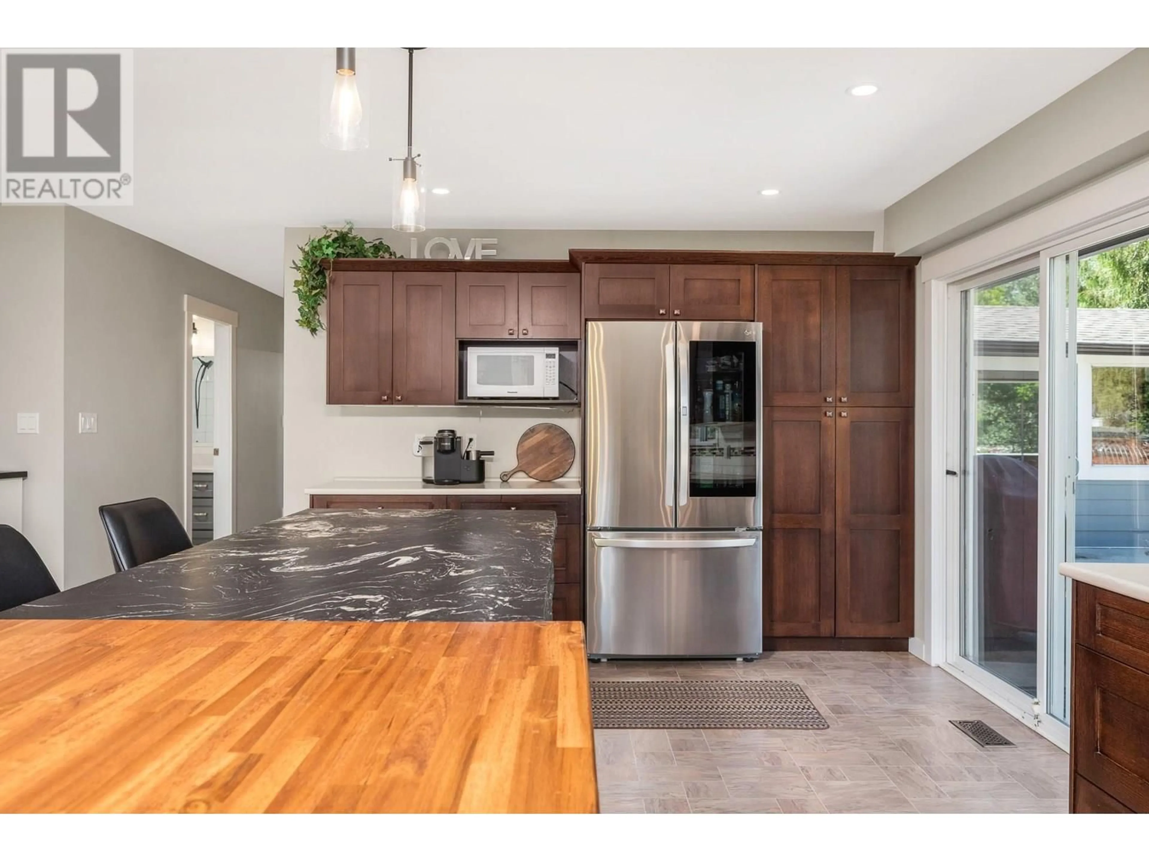 Open concept kitchen, unknown for 1617 EAGLE ROCK ROAD, Armstrong British Columbia V4Y0R3