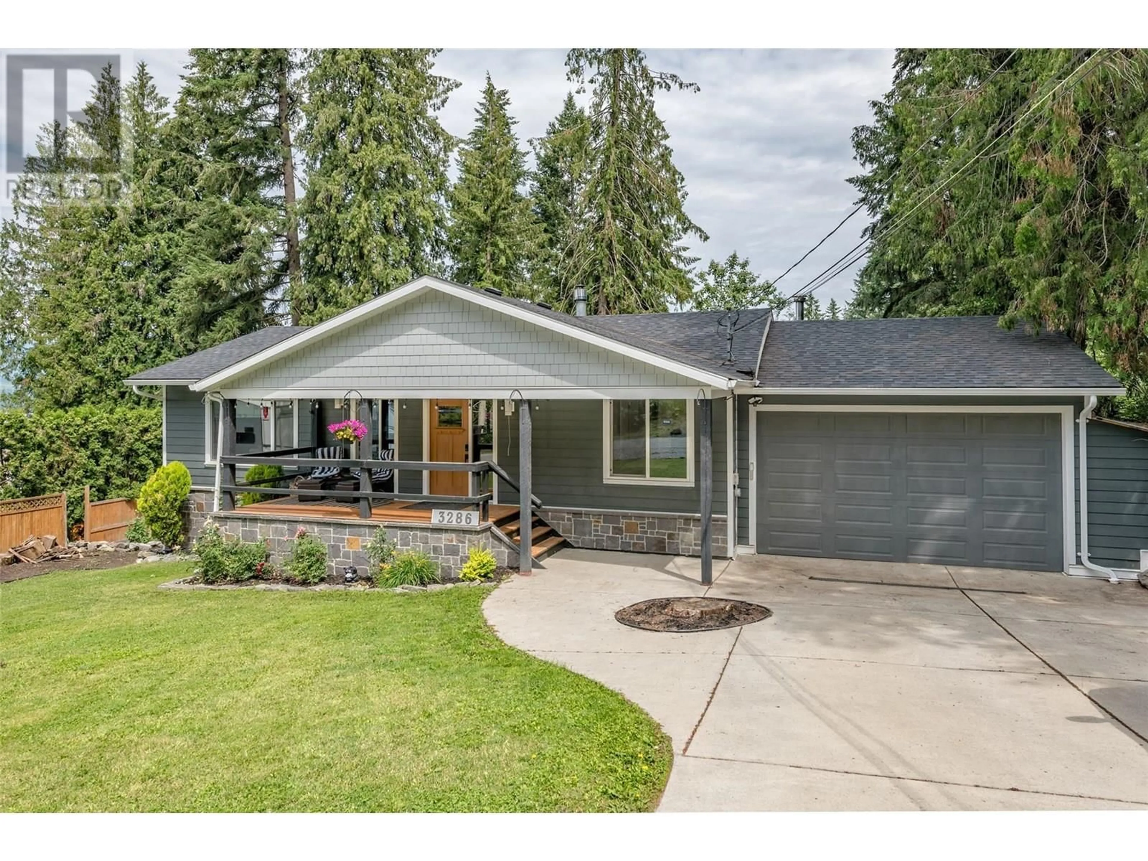 Home with vinyl exterior material, street for 3286 UPPER MCLEOD ROAD, Spallumcheen British Columbia V4Y0S6