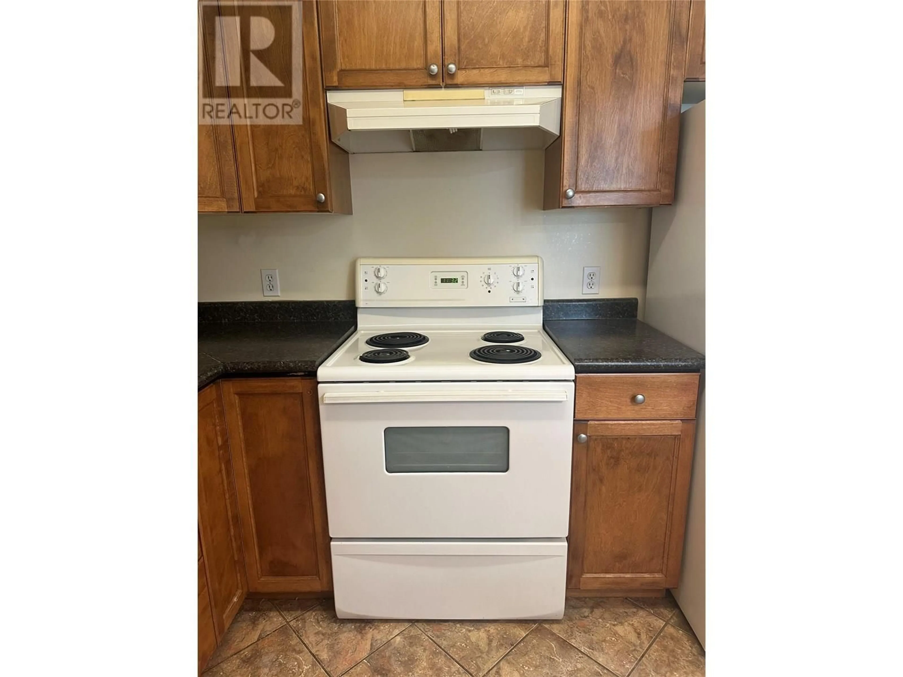 Standard kitchen, unknown for 108 - 650 3RD STREET STREET, Salmon Arm British Columbia V1E2R3