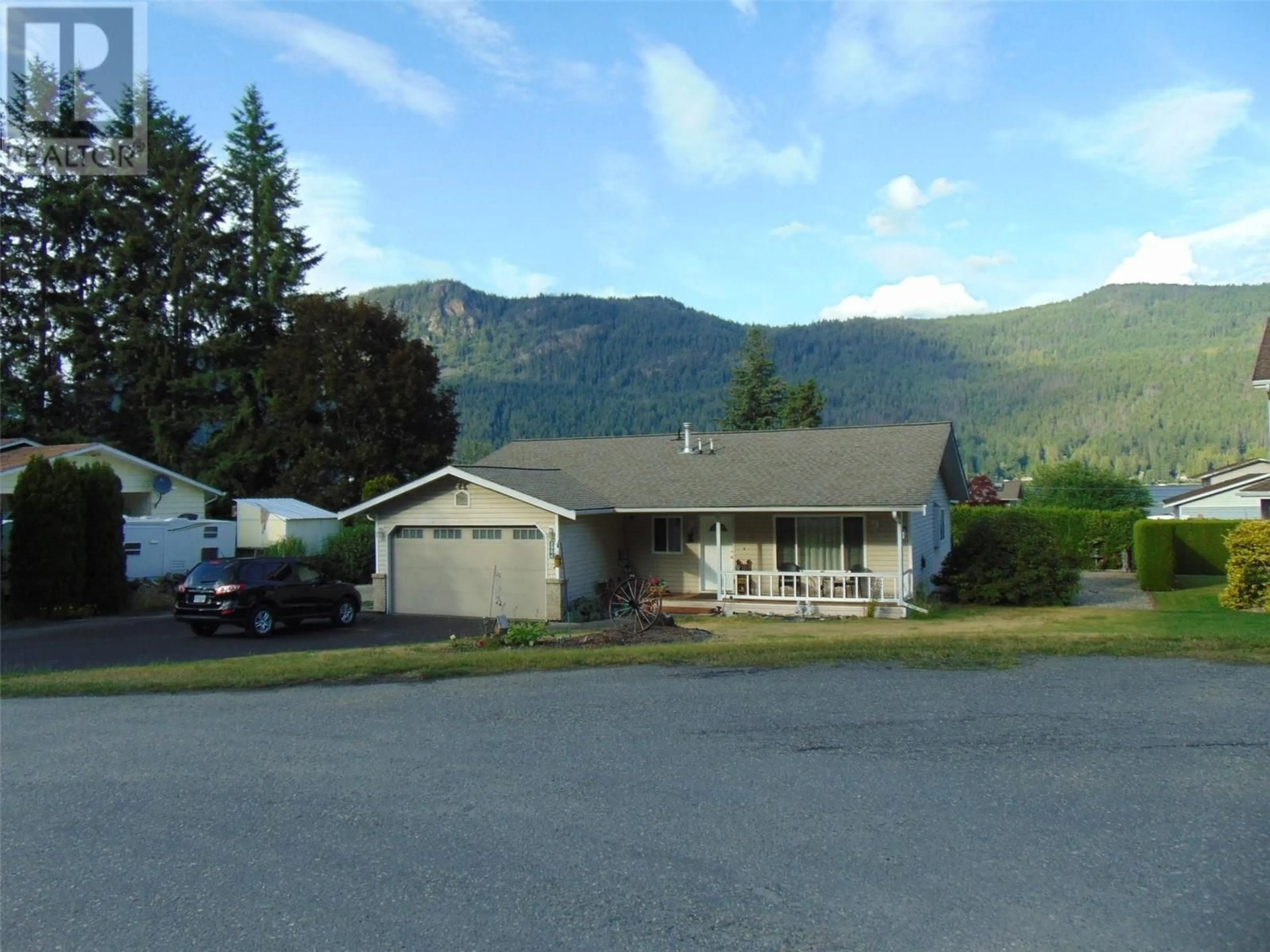 Home with vinyl exterior material, mountain view for 2954 BIRCH LANE, Blind Bay British Columbia V0E1H0