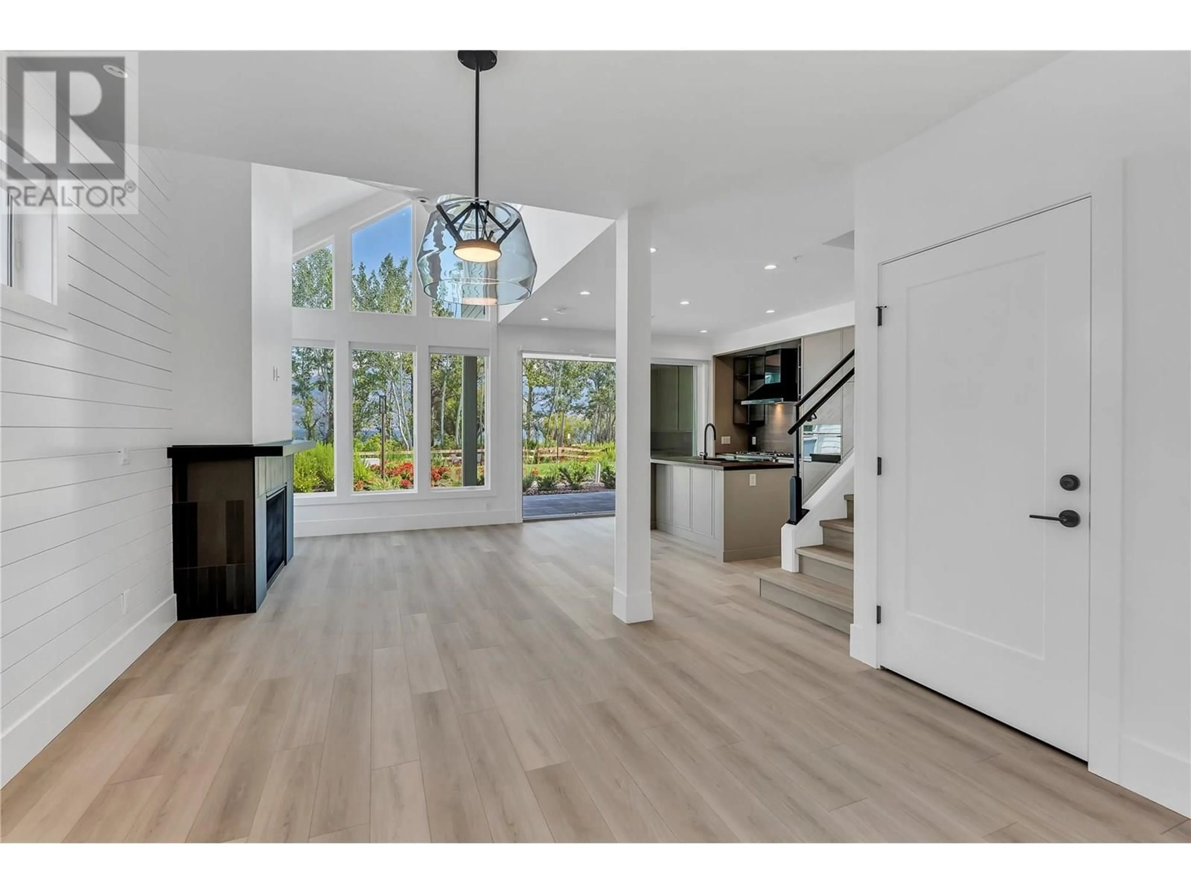 Indoor entryway for 3170 LANDRY CRESCENT, Summerland British Columbia V0H1Z9