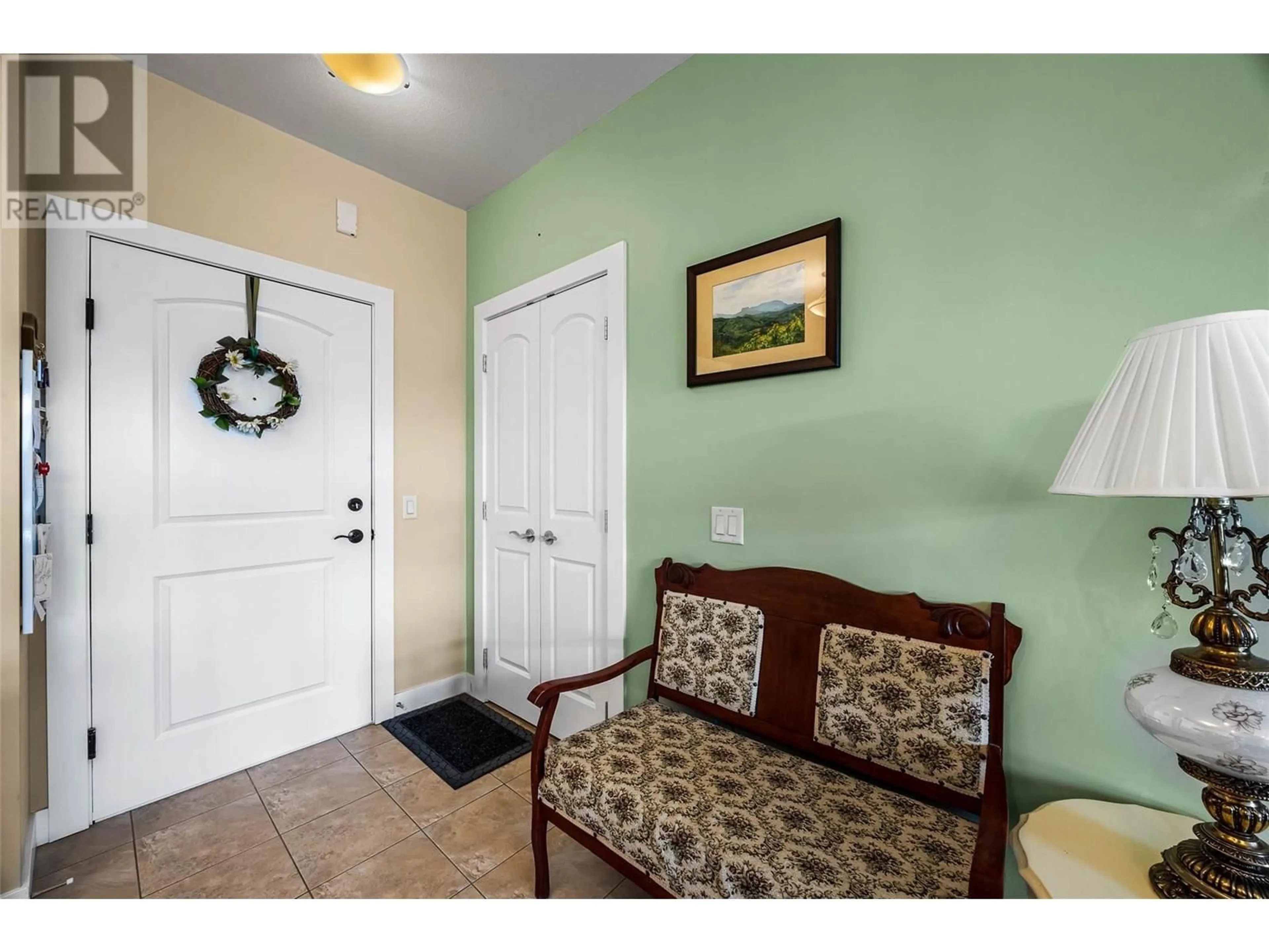 Indoor entryway for 309 - 760 MAYFAIR STREET, Kamloops British Columbia V2B0E5