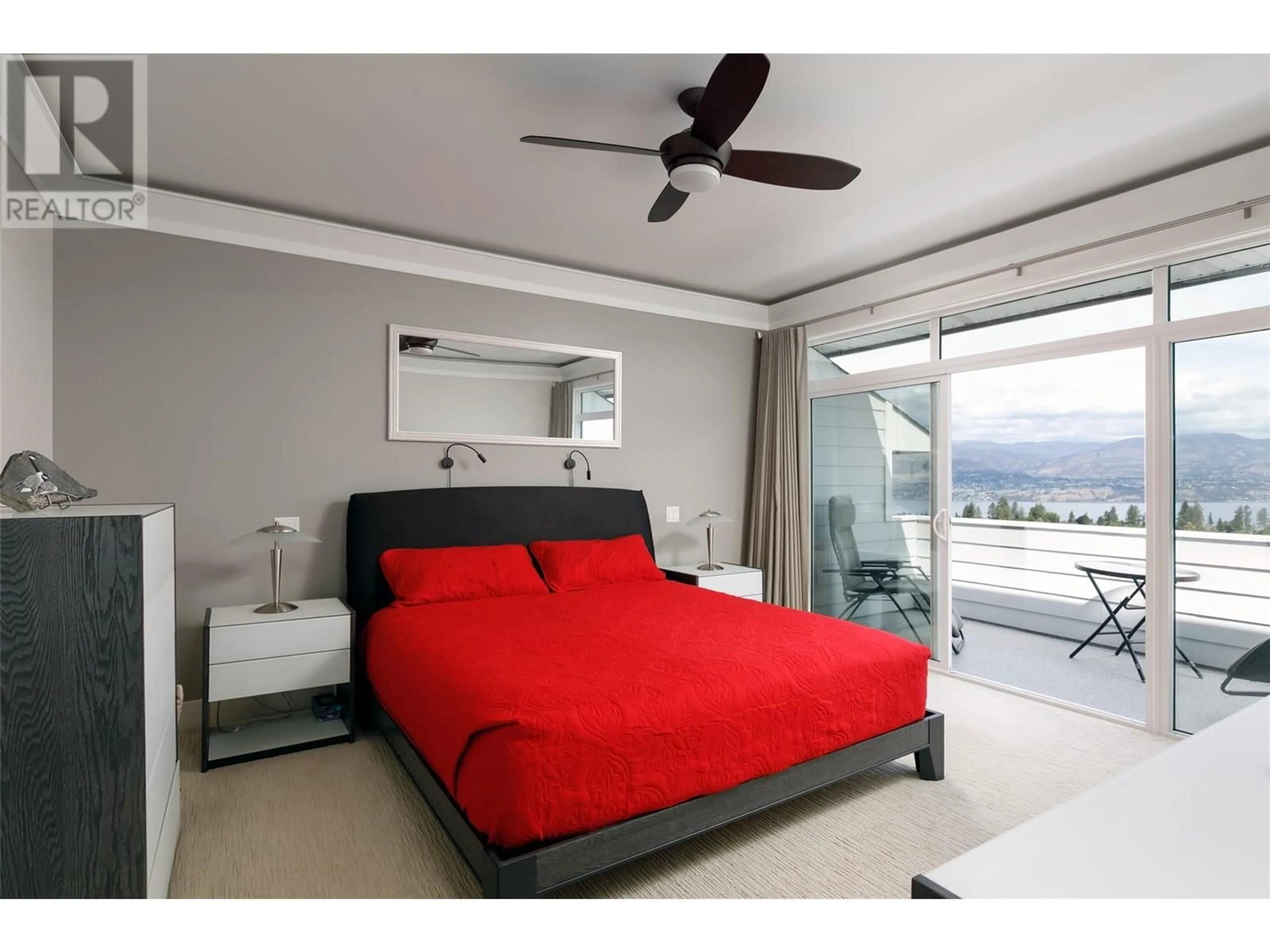 Bedroom with bed, unknown for 450 LAKEPOINTE DRIVE, Kelowna British Columbia V1W5K2