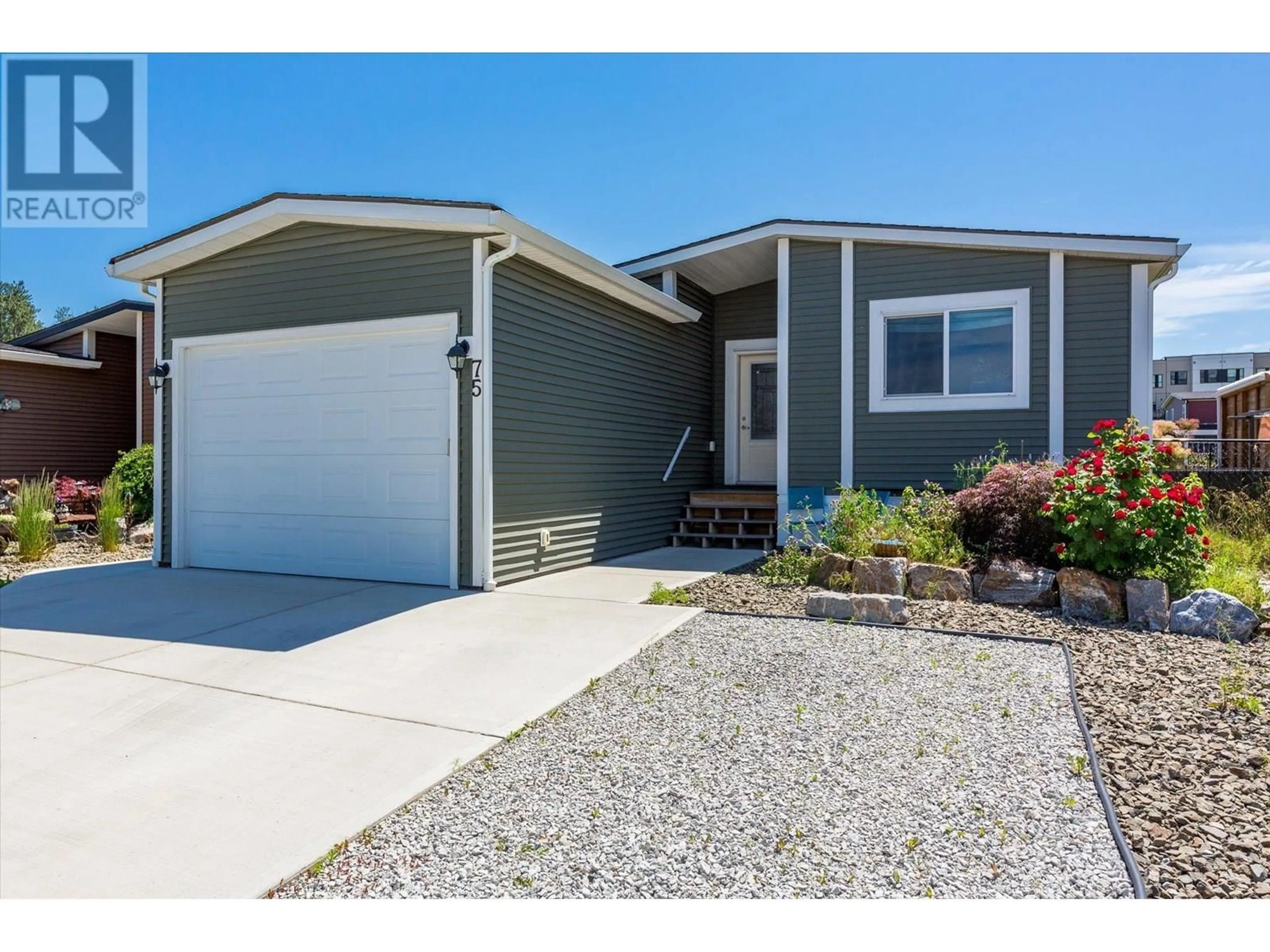 Home with vinyl exterior material, street for 75 - 1835 NANCEE WAY COURT, West Kelowna British Columbia V1Z4C1