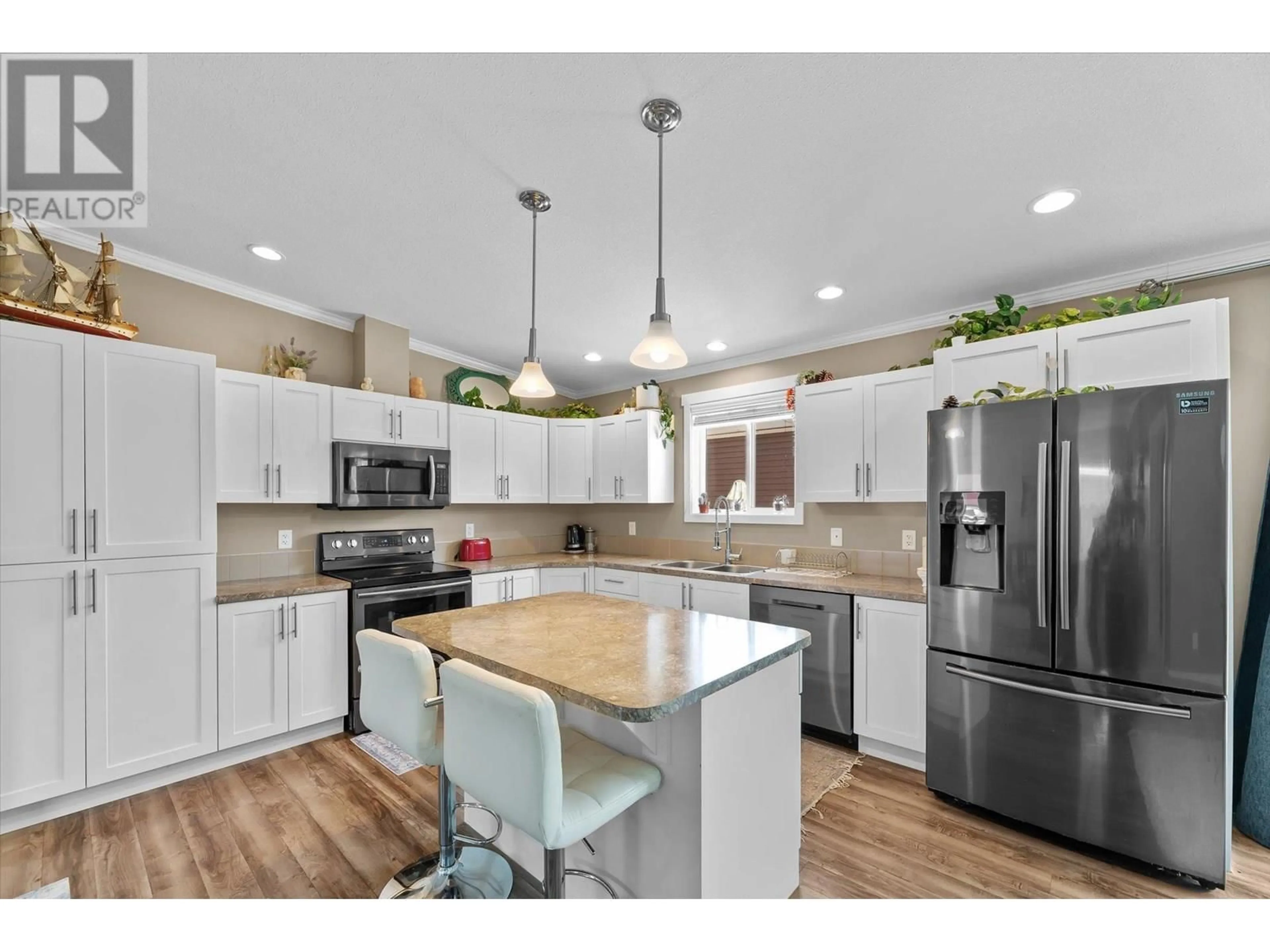 Open concept kitchen, unknown for 75 - 1835 NANCEE WAY COURT, West Kelowna British Columbia V1Z4C1