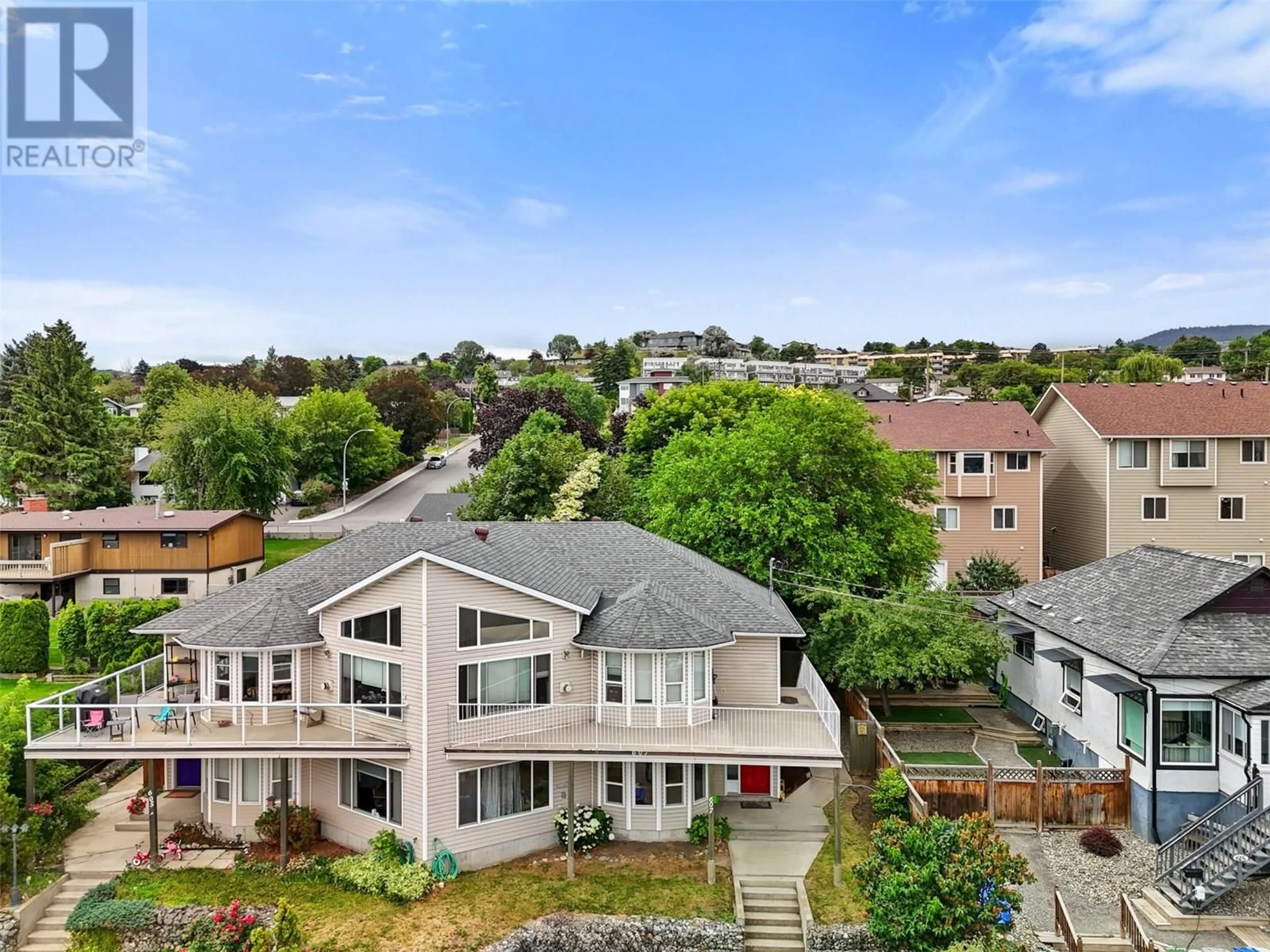 A pic from outside/outdoor area/front of a property/back of a property/a pic from drone, city buildings view from balcony for 607 LOMBARD STREET, Kamloops British Columbia V2C1B5
