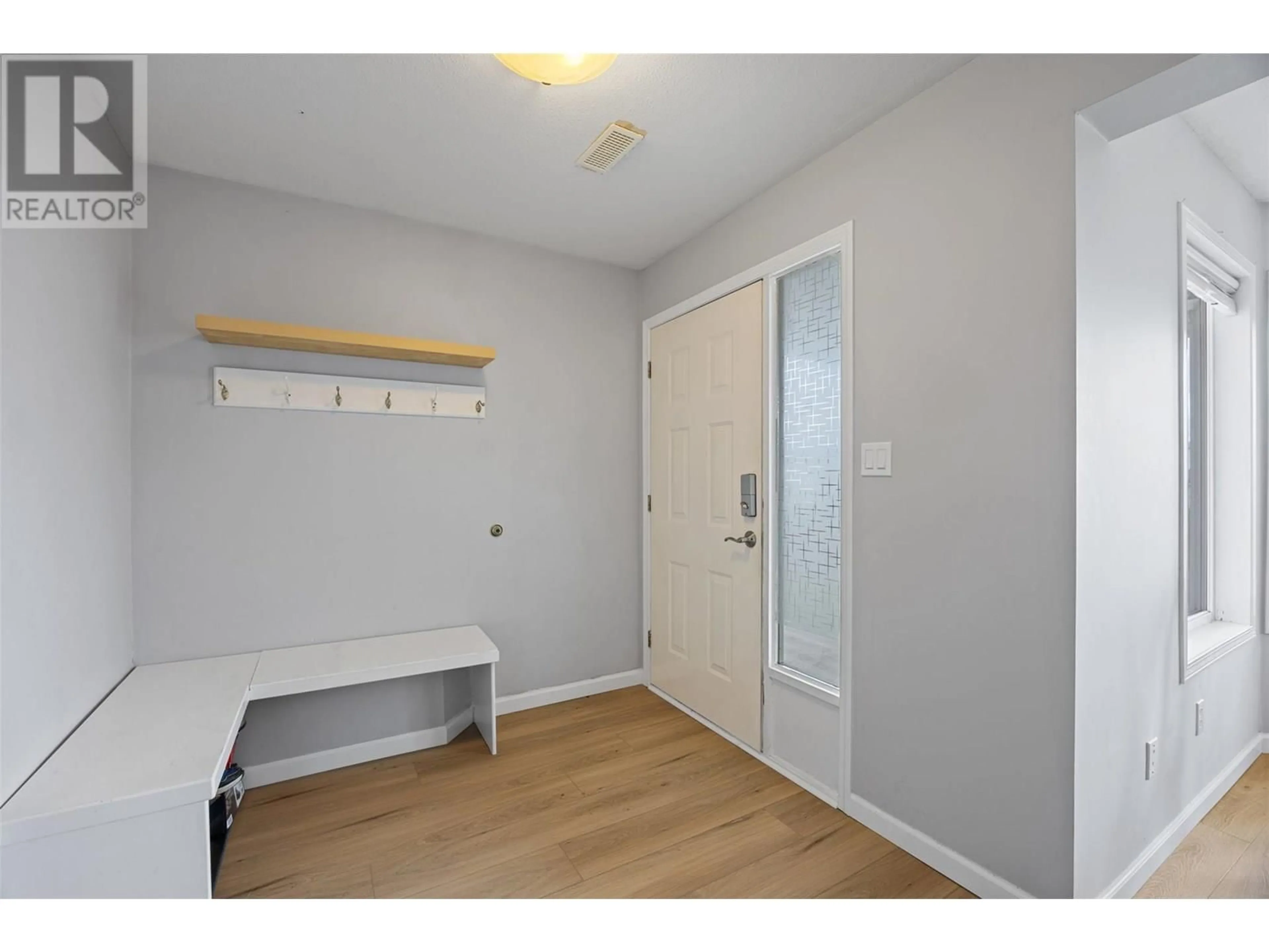 Indoor entryway for 607 LOMBARD STREET, Kamloops British Columbia V2C1B5