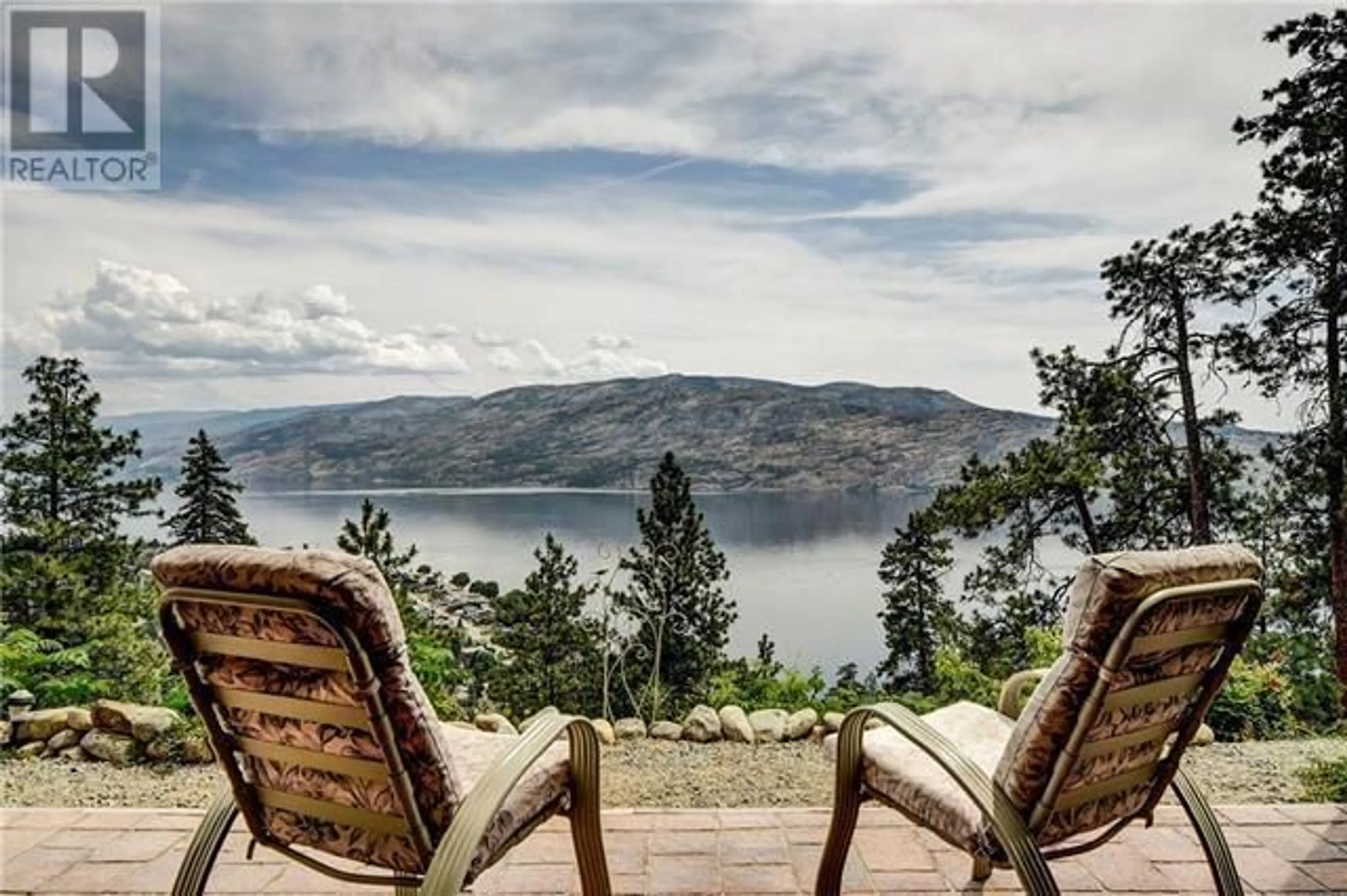 Patio, water/lake/river/ocean view for 105 - 4460 PONDEROSA DRIVE, Peachland British Columbia V0H1X5