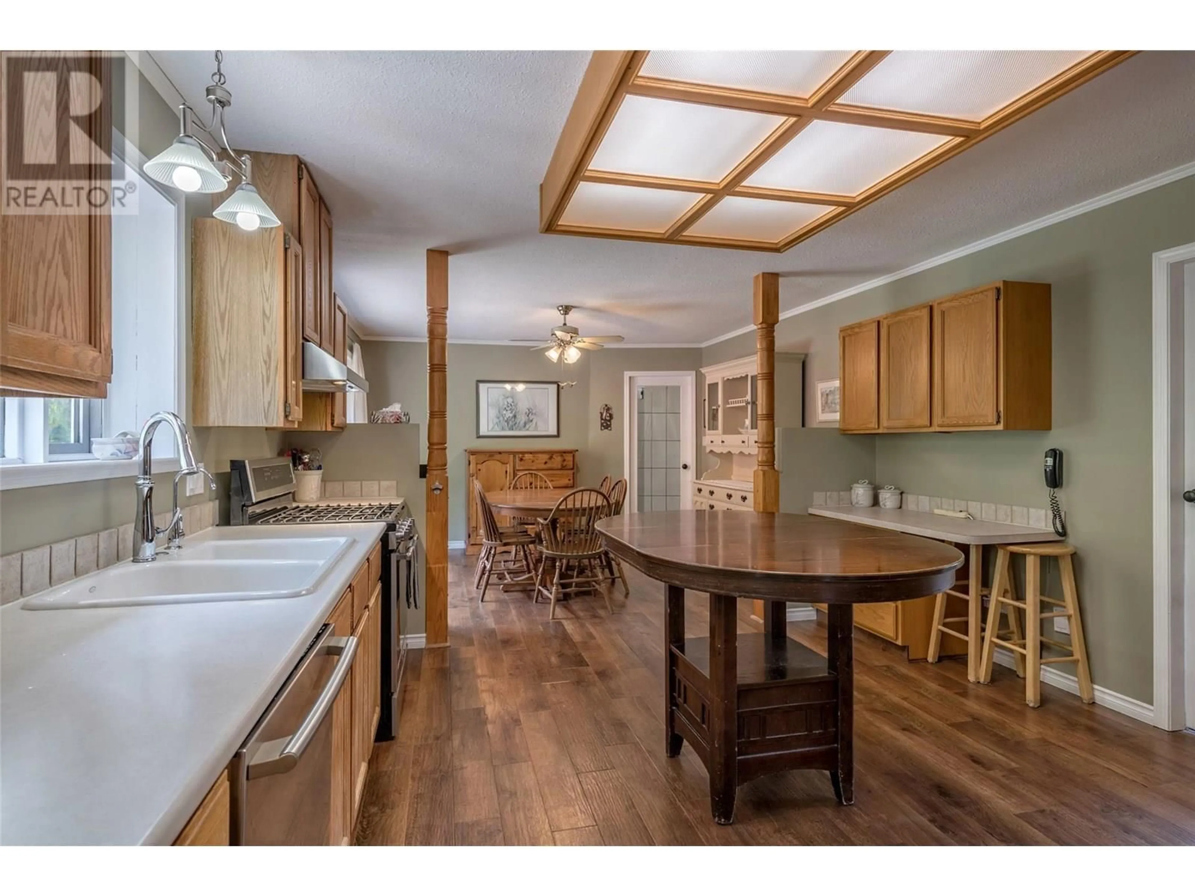 Open concept kitchen, unknown for 6960 BREWER ROAD, Coldstream British Columbia V1B3H2