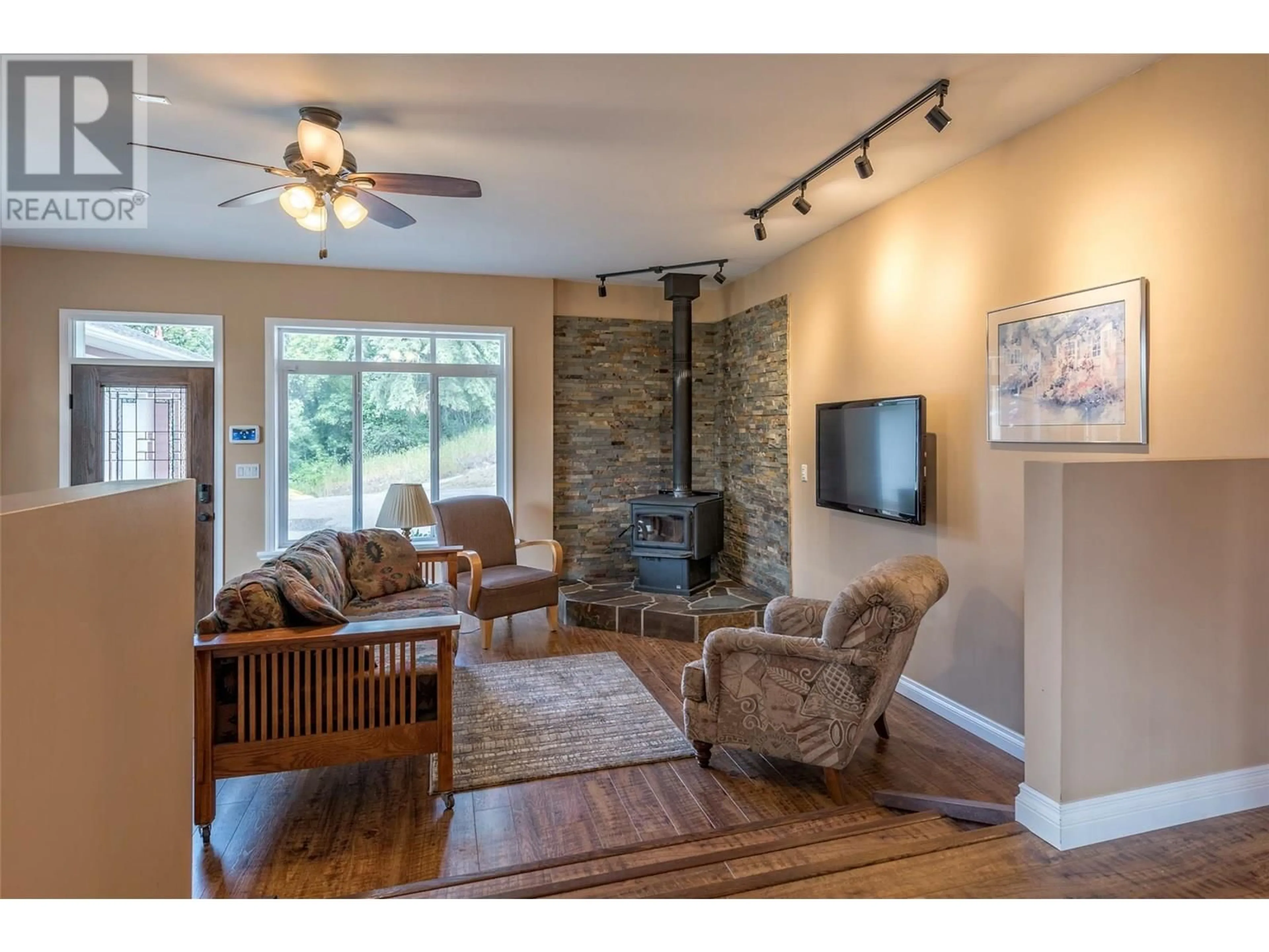 Living room with furniture, unknown for 6960 BREWER ROAD, Coldstream British Columbia V1B3H2