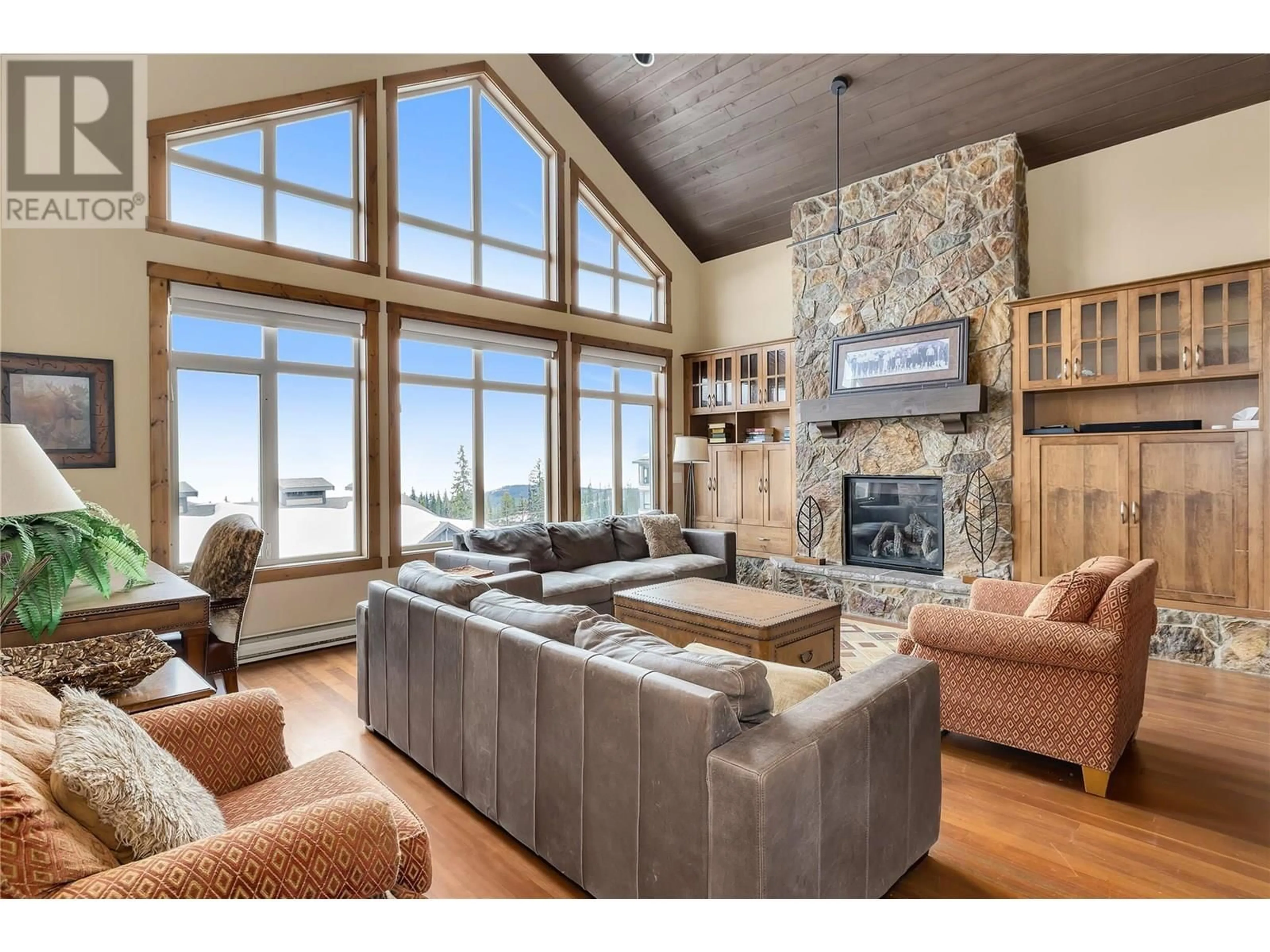 Living room with furniture, unknown for 26 - 5095 SNOWBIRD WAY, Big White British Columbia V1P1P3