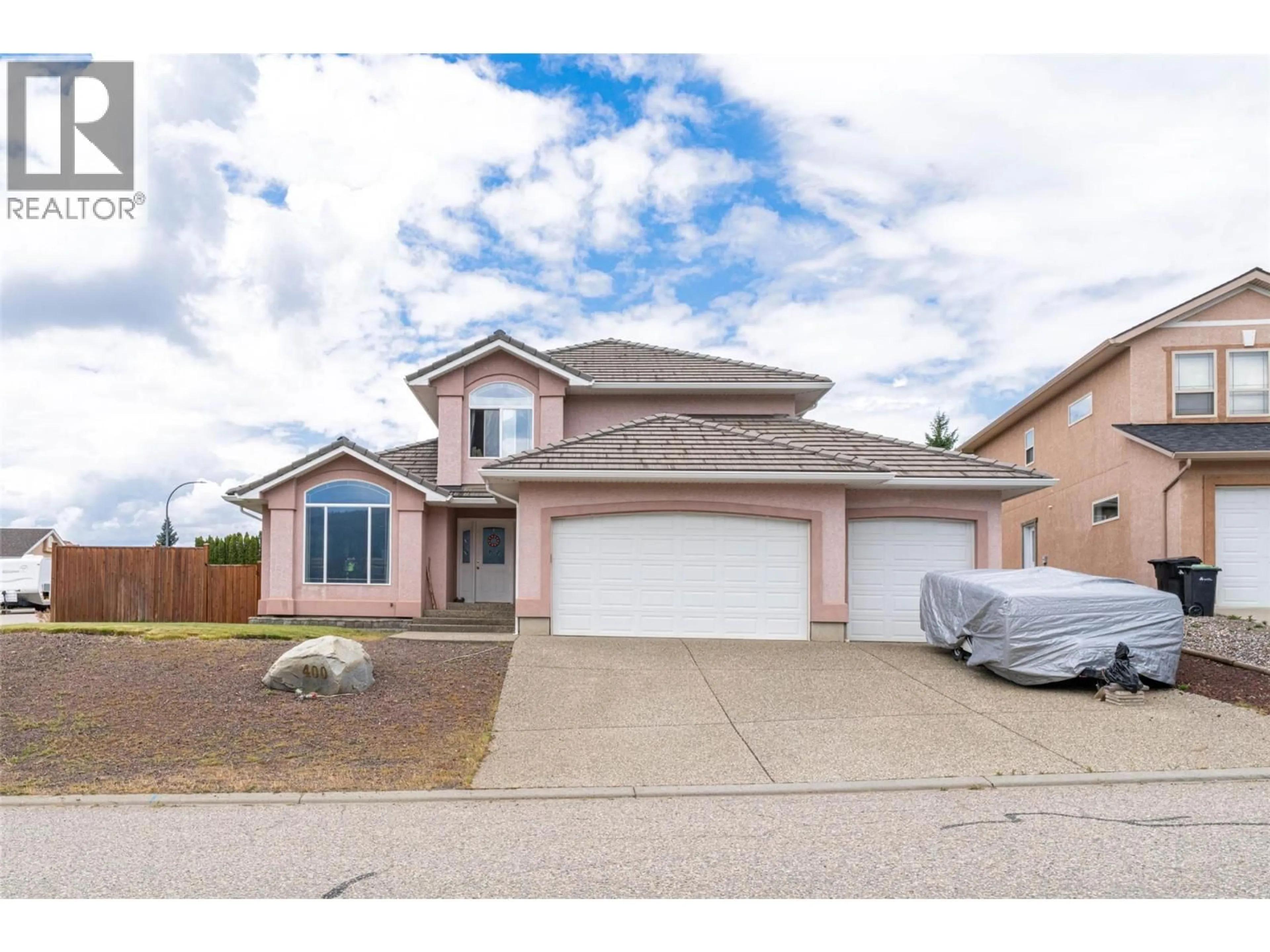 Home with brick exterior material, street for 400 FORTRESS CRESCENT, Vernon British Columbia V1B3W3