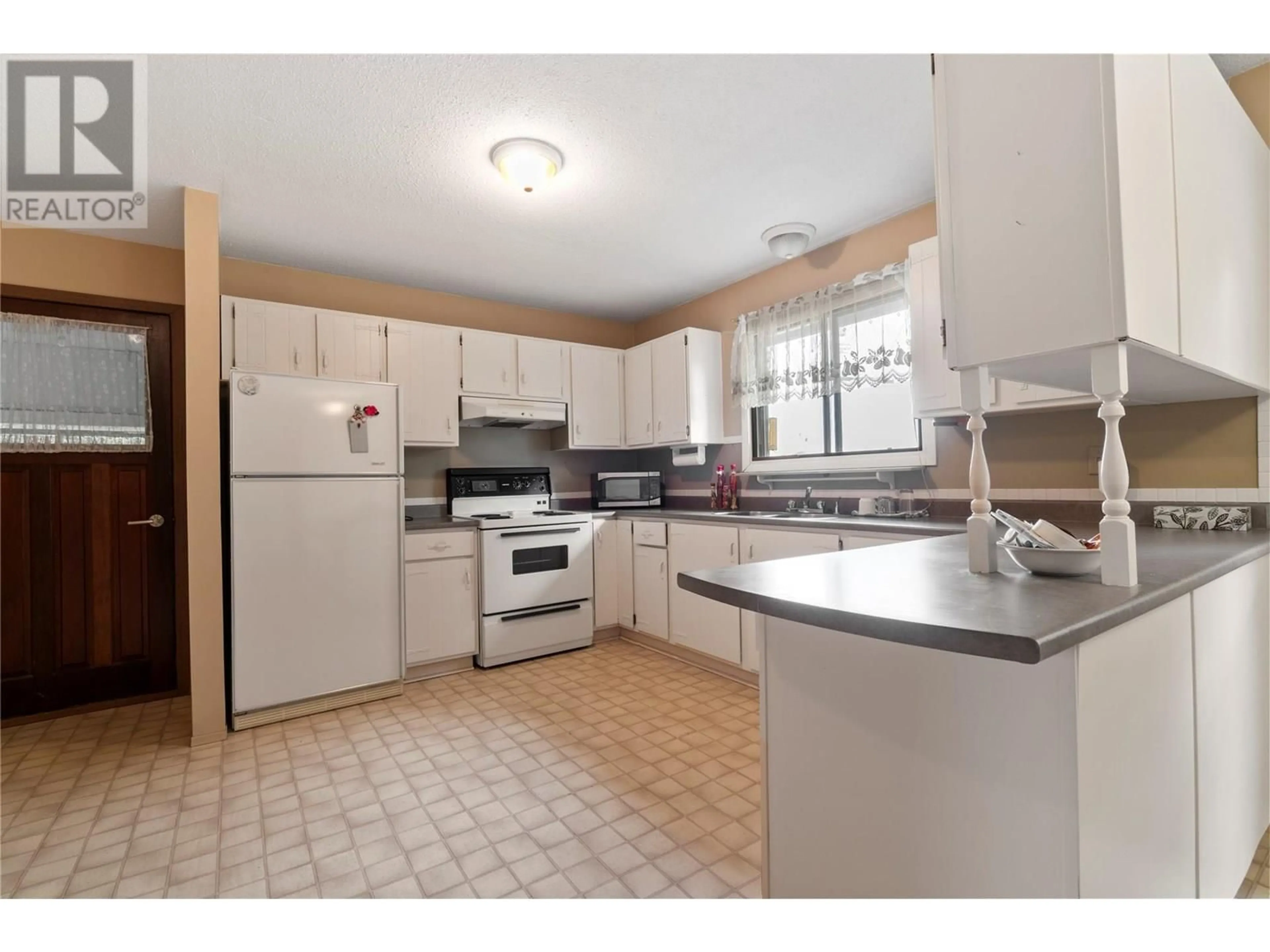 Standard kitchen, unknown for 2289 HAYDEN PLACE, Armstrong British Columbia V0E1B1