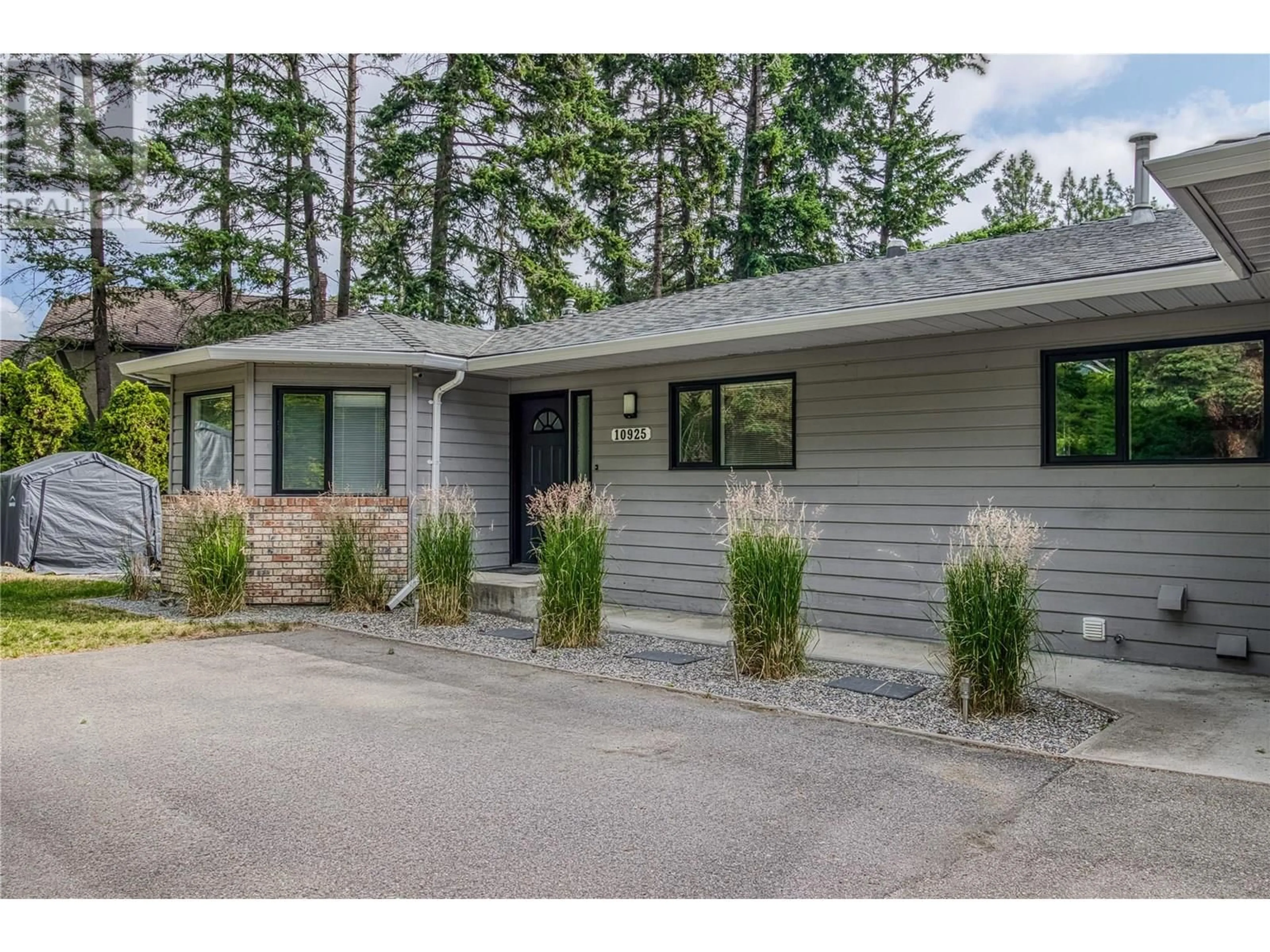 Home with vinyl exterior material, street for 10925 PRETTY ROAD, Lake Country British Columbia V4V1H4
