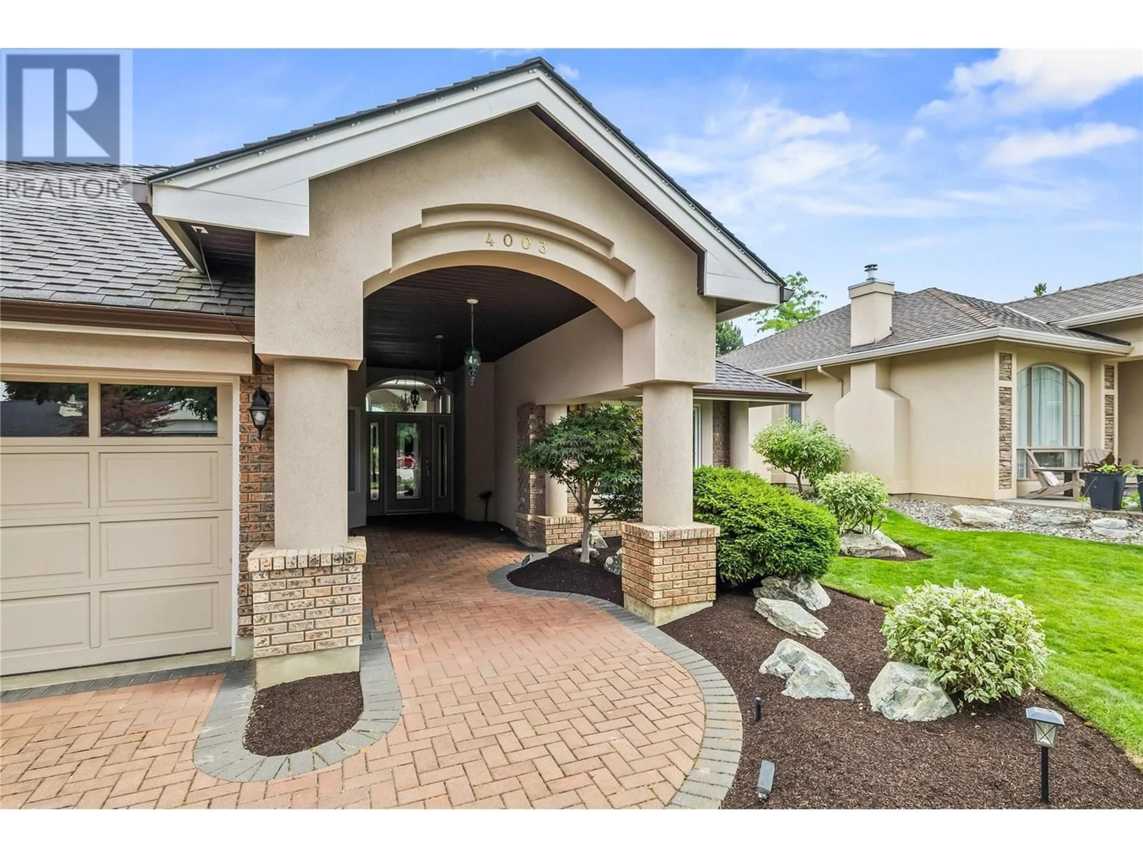 Indoor entryway for 4003 GALLAGHERS TERRACE, Kelowna British Columbia V1W3Z8