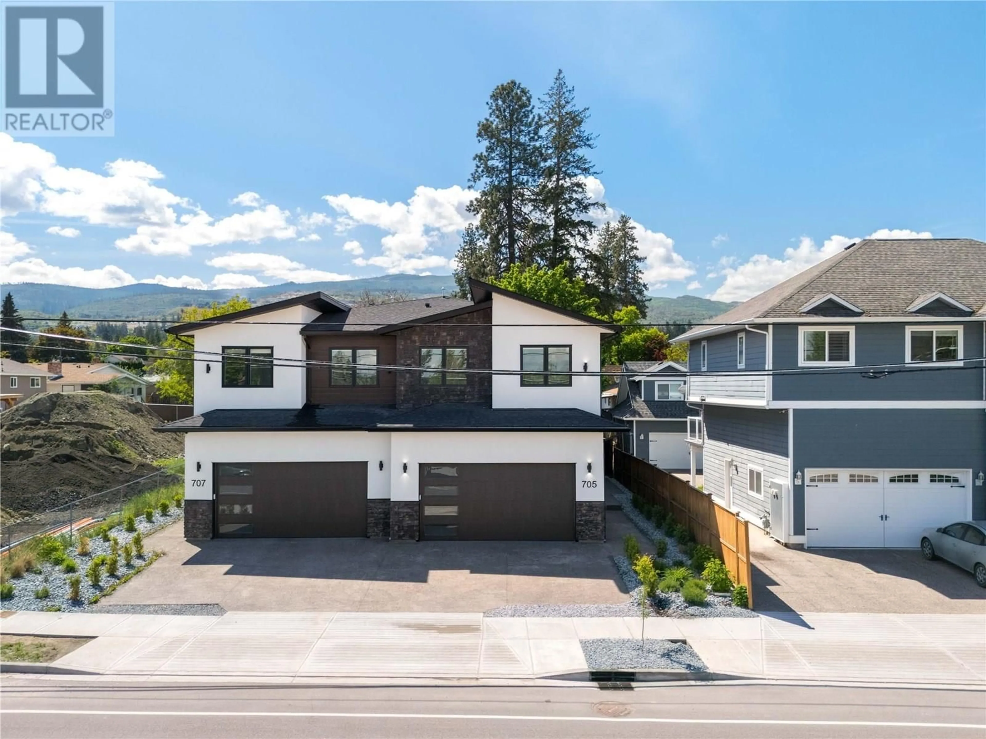 Unknown for 705 RAYMER ROAD, Kelowna British Columbia V1W1H6