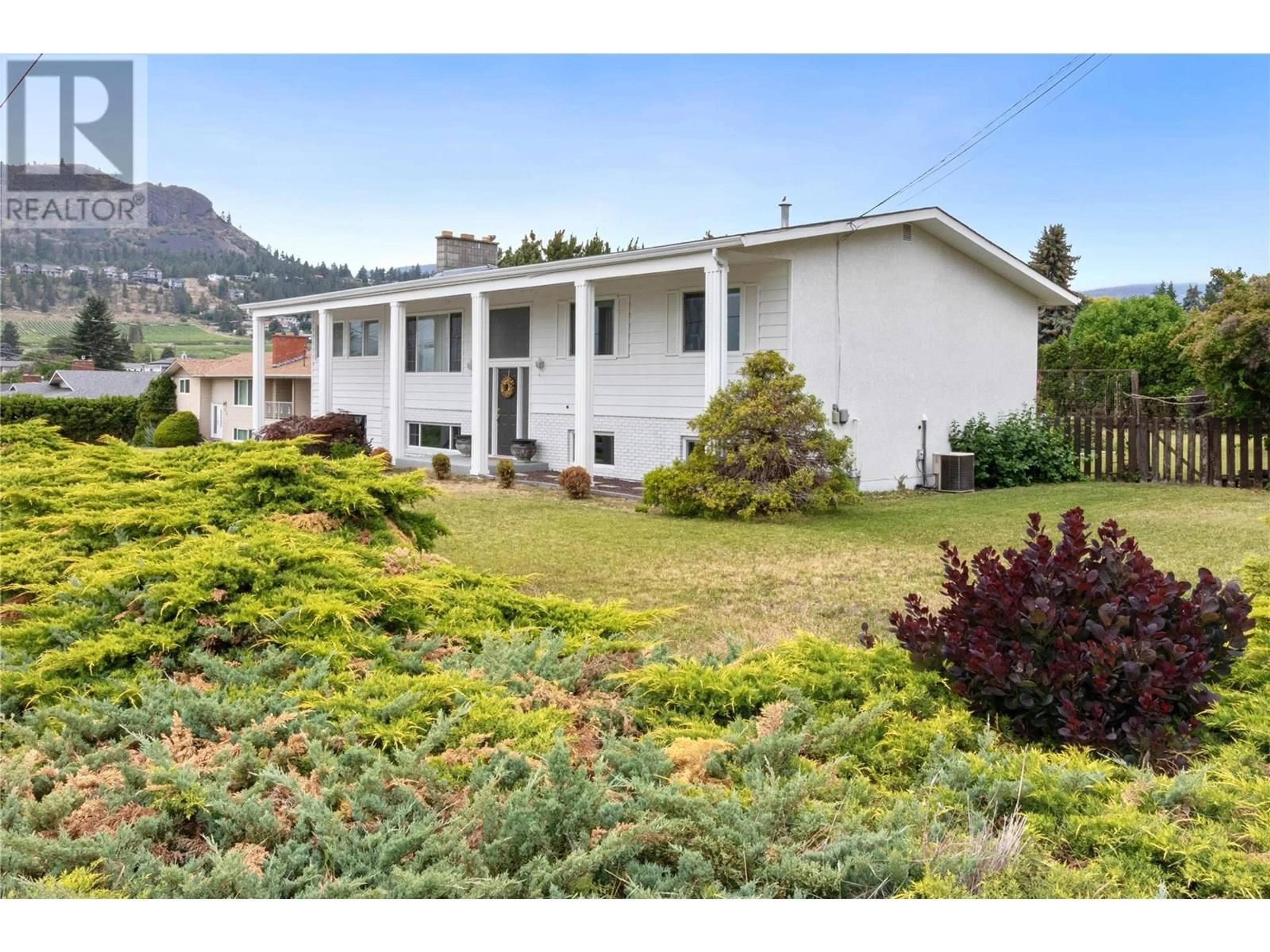 A pic from outside/outdoor area/front of a property/back of a property/a pic from drone, mountain view for 810 WESTBROOK DRIVE, West Kelowna British Columbia V1Z1R3
