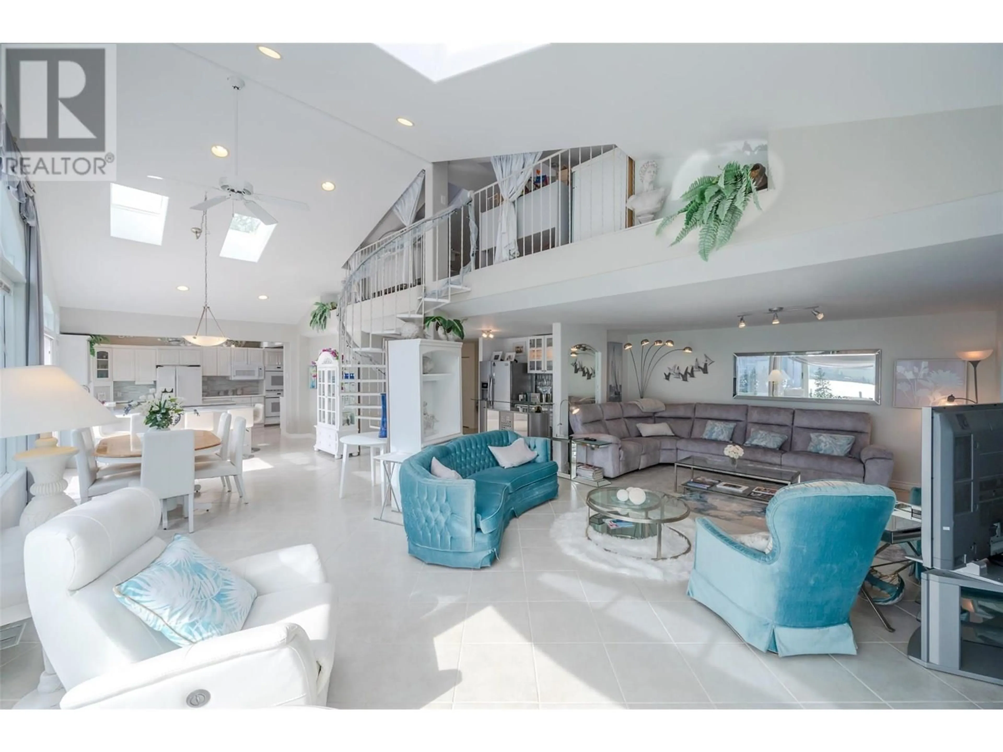 Lobby for 191 OAK AVENUE, Kaleden British Columbia V0H1K0