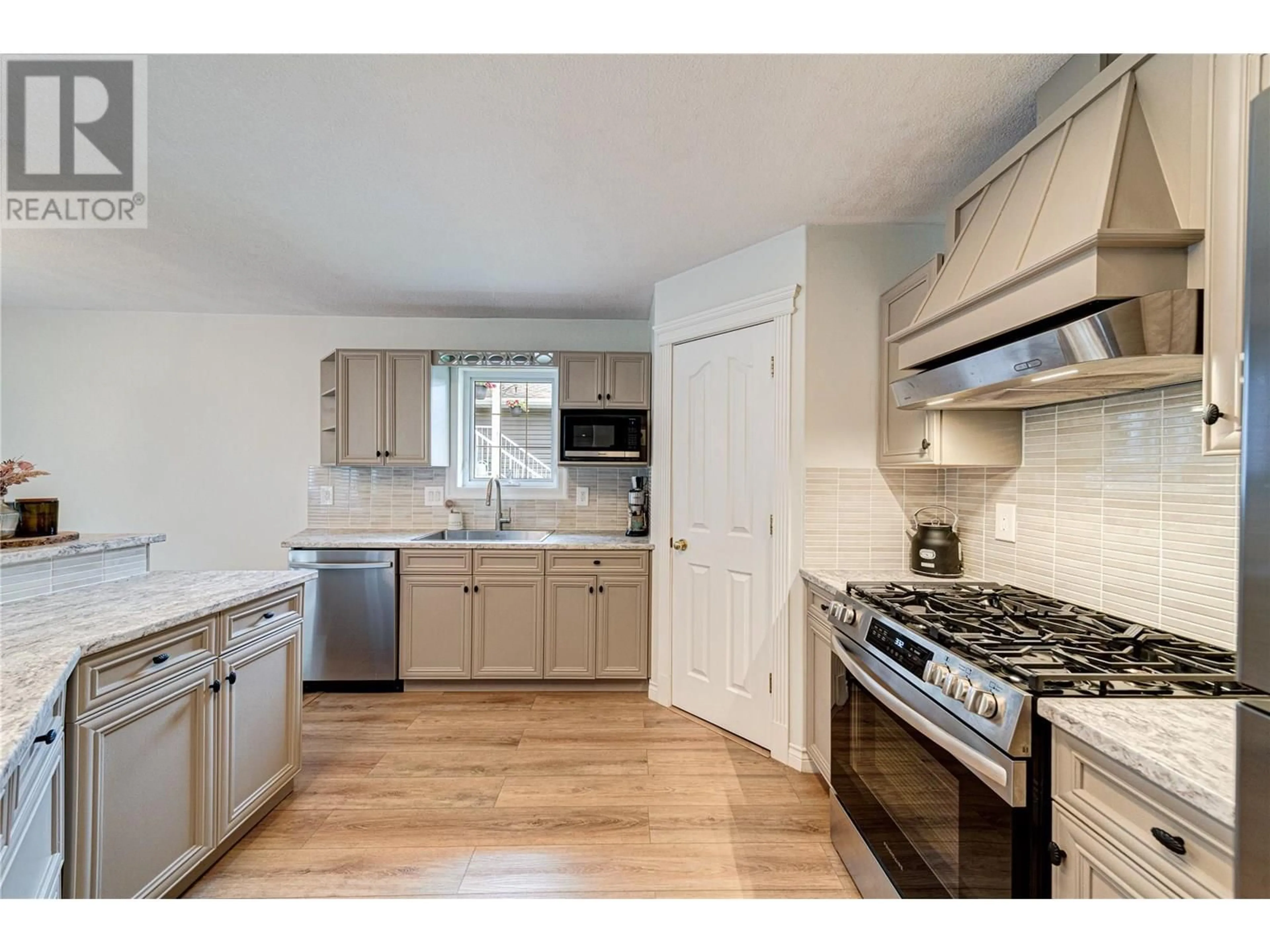Open concept kitchen, unknown for 1351 CYPRESS DRIVE, Sparwood British Columbia V0B2G2