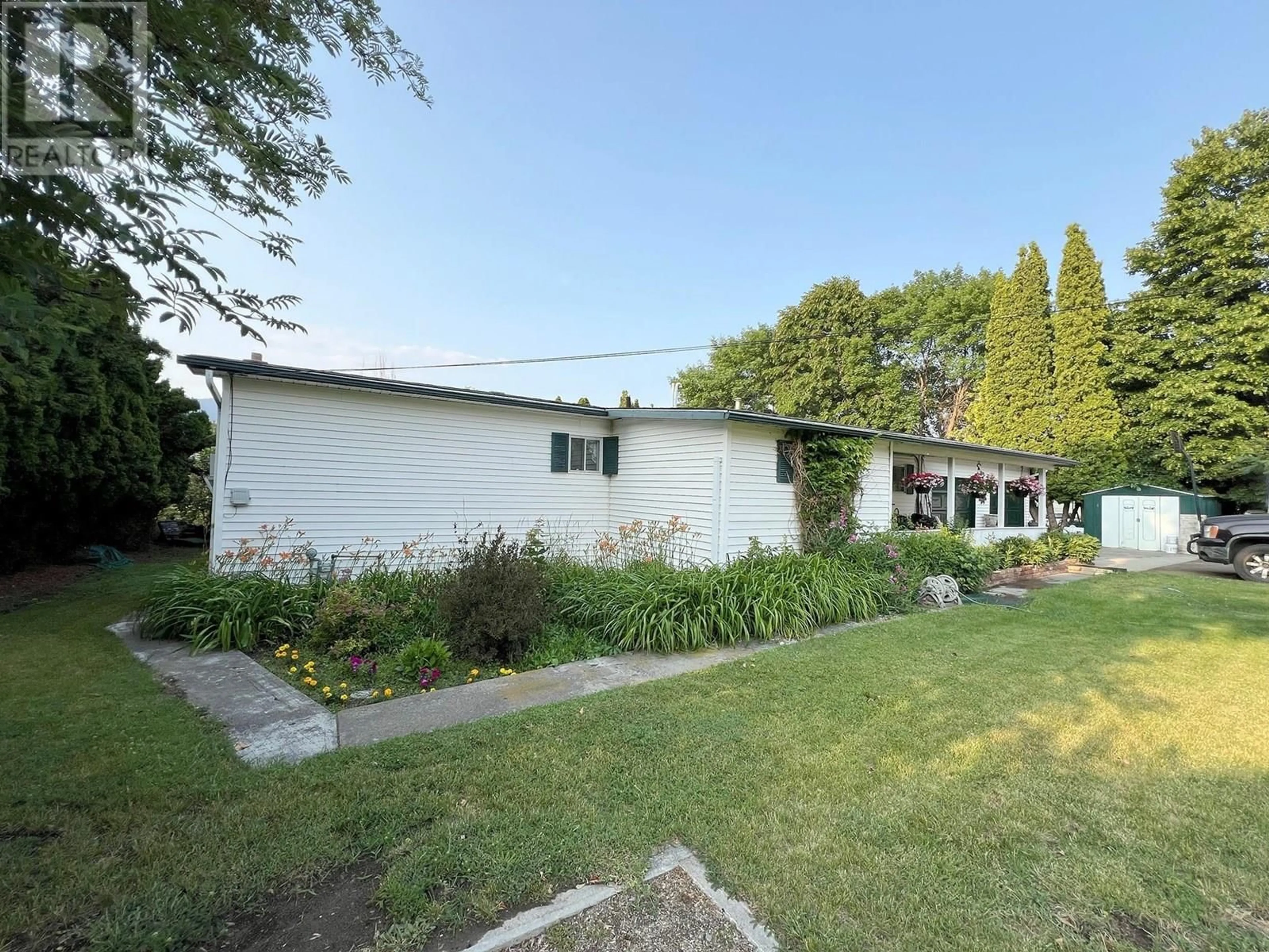 A pic from outside/outdoor area/front of a property/back of a property/a pic from drone, unknown for 6288 MEADOWLAND CRESCENT, Kamloops British Columbia V2C5C2
