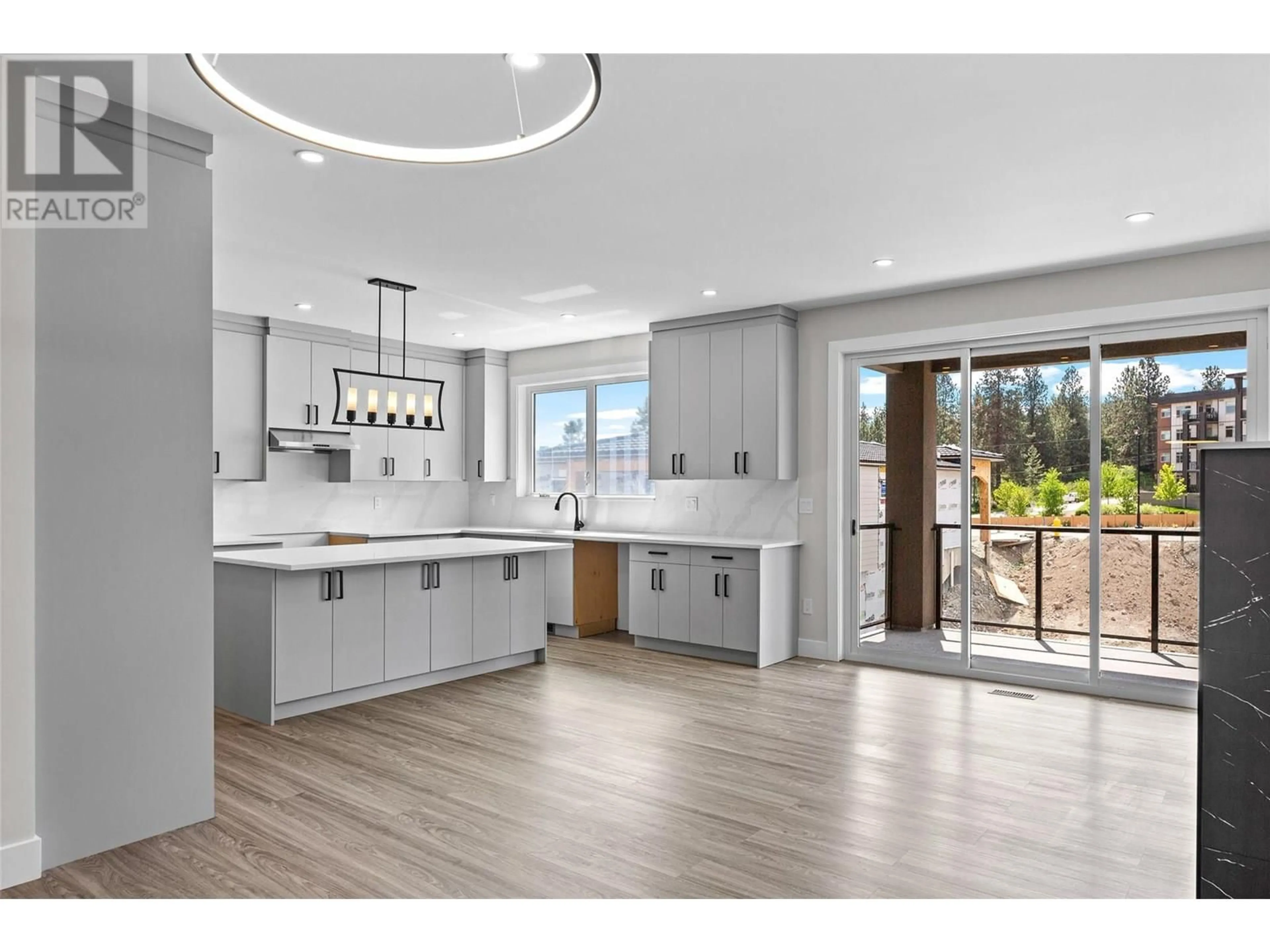 Open concept kitchen, unknown for 1795 VIEWPOINT DRIVE, Kelowna British Columbia V1Z4E1