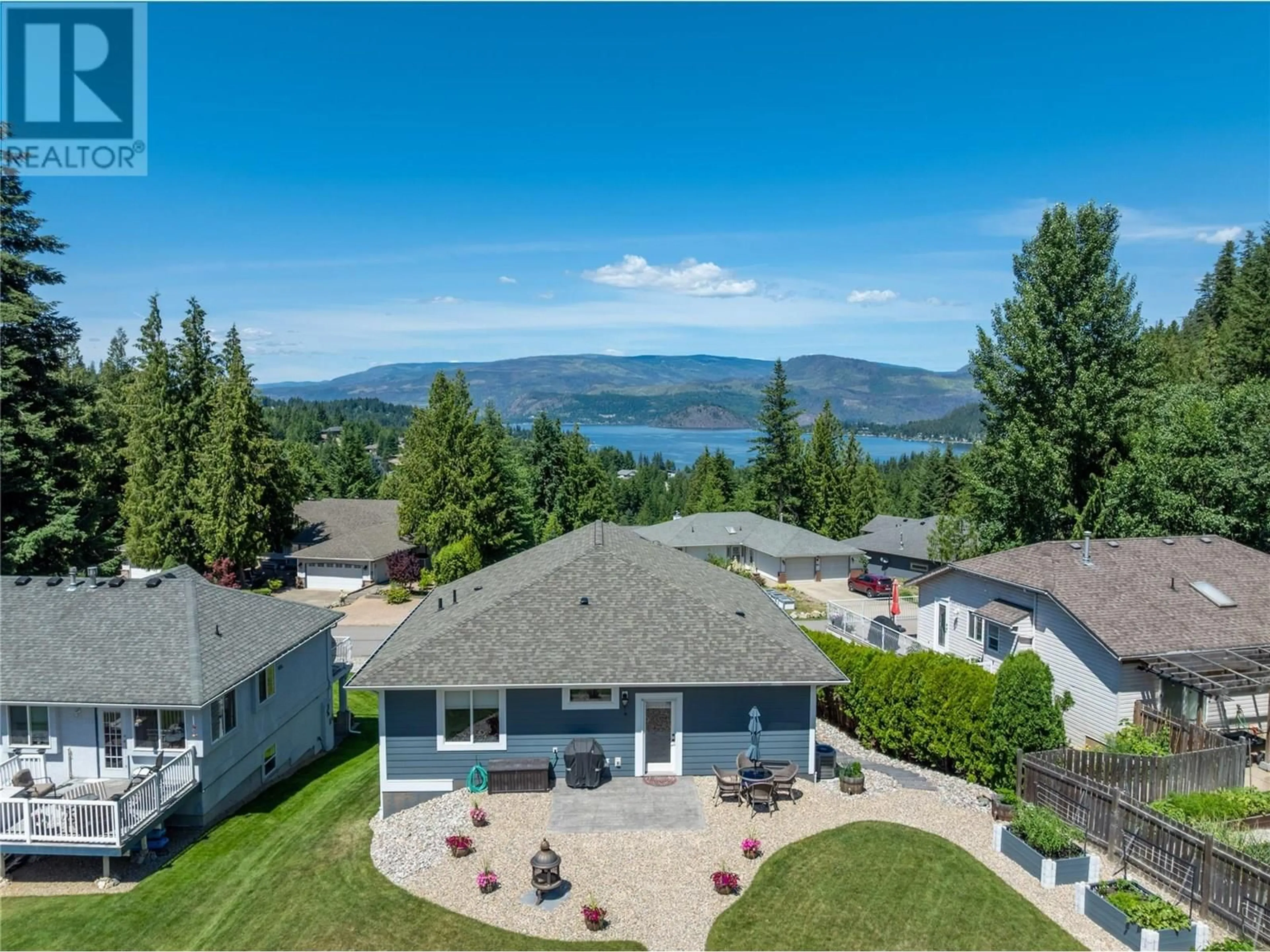 A pic from outside/outdoor area/front of a property/back of a property/a pic from drone, water/lake/river/ocean view for 3 - 2592 ALPEN PARADIES ROAD, Blind Bay British Columbia V0E1H1