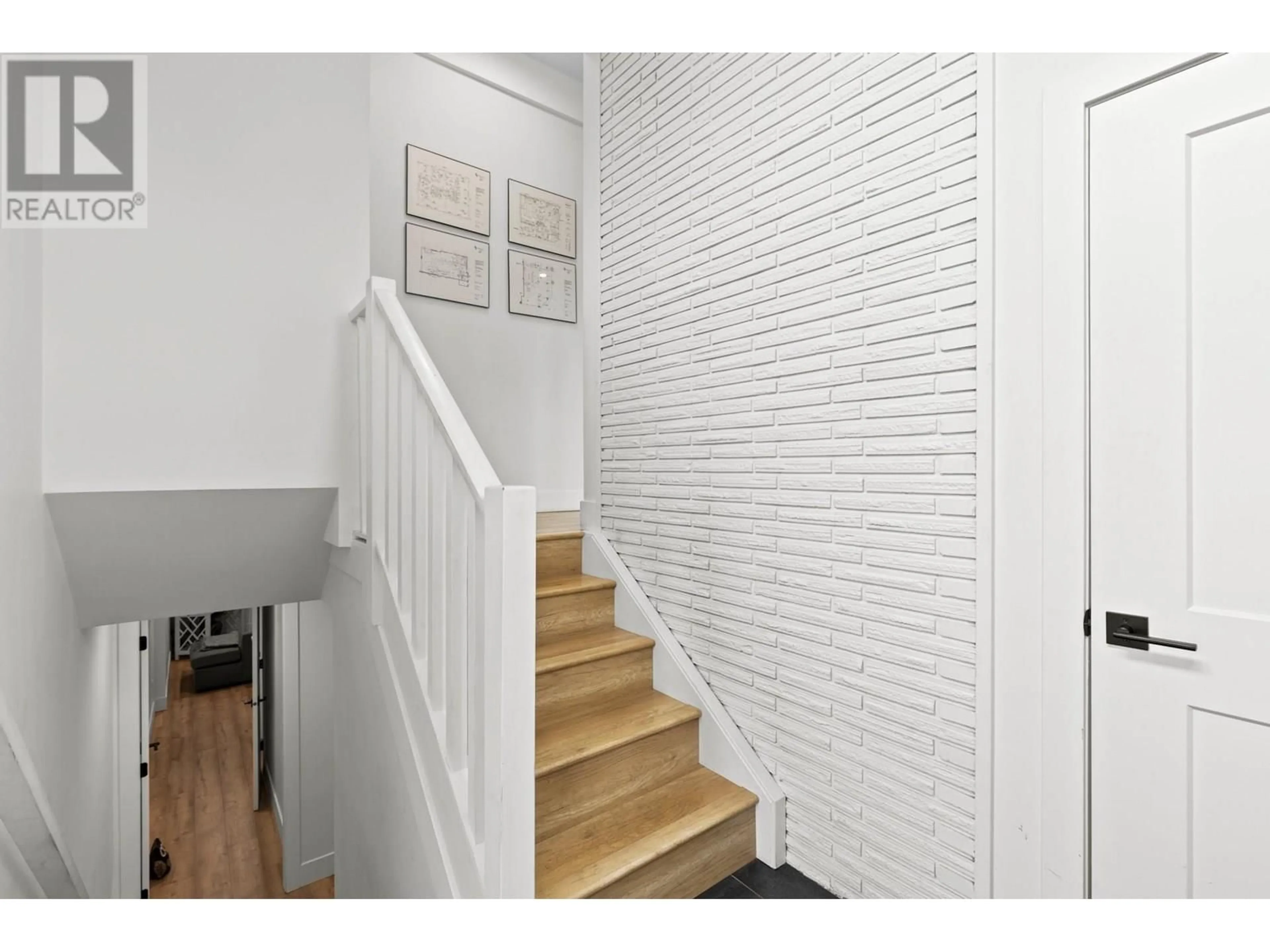 Unknown for 1511 LAMBERT AVENUE, Kelowna British Columbia V1Y4H4