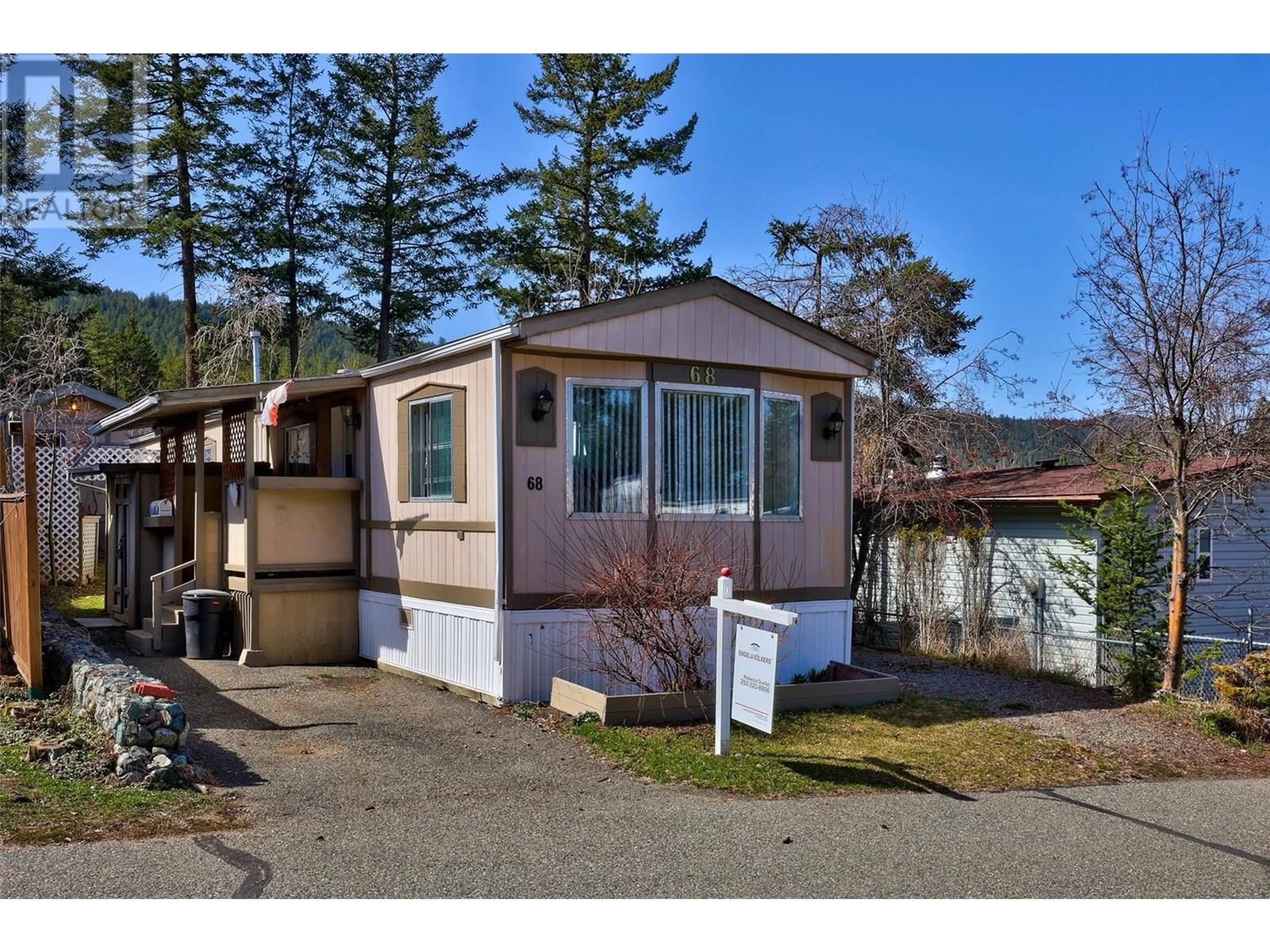 Home with vinyl exterior material, street for 68 - 1555 HOWE ROAD, Kamloops British Columbia V1S1V1