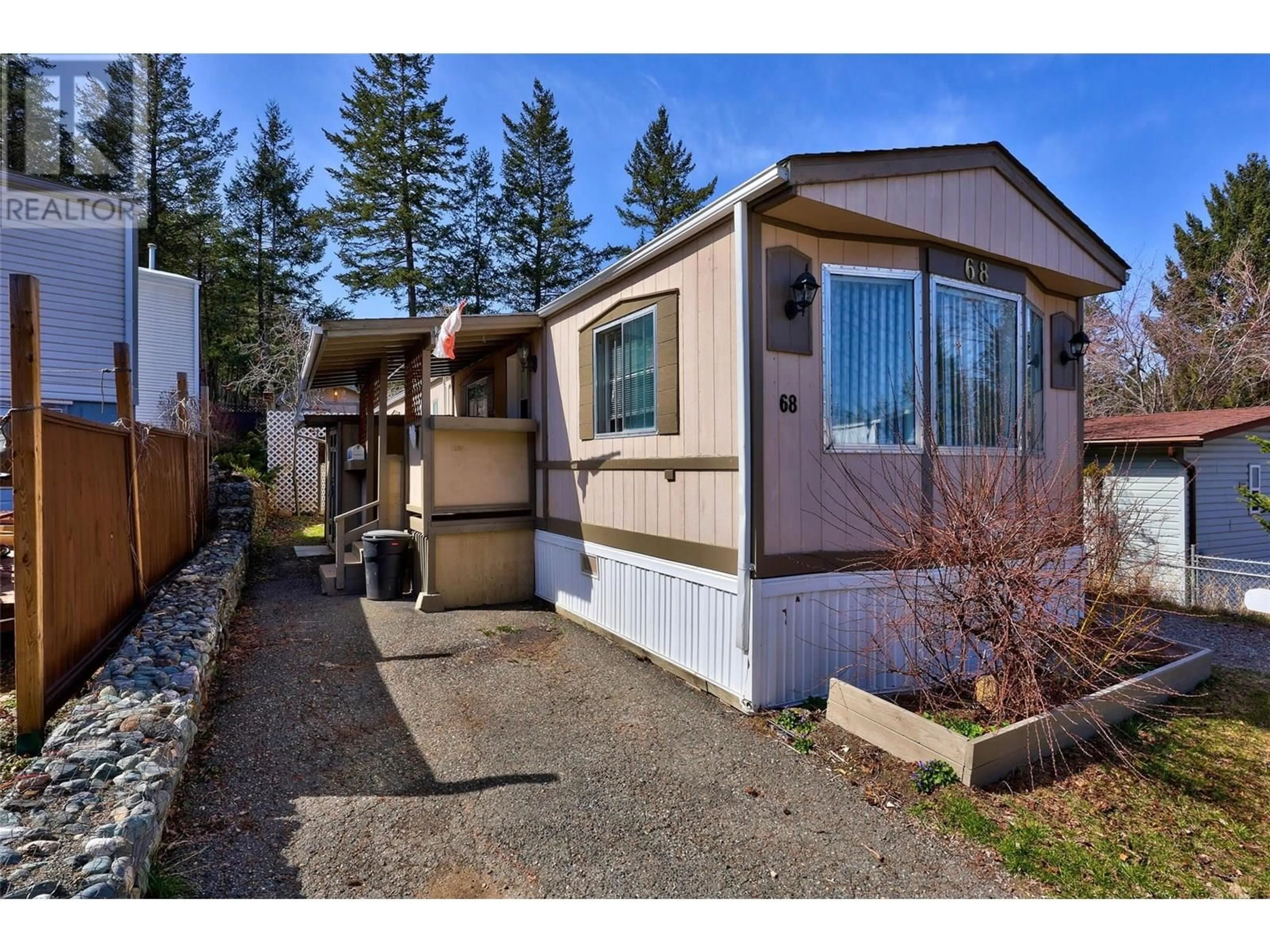 Home with vinyl exterior material, street for 68 - 1555 HOWE ROAD, Kamloops British Columbia V1S1V1