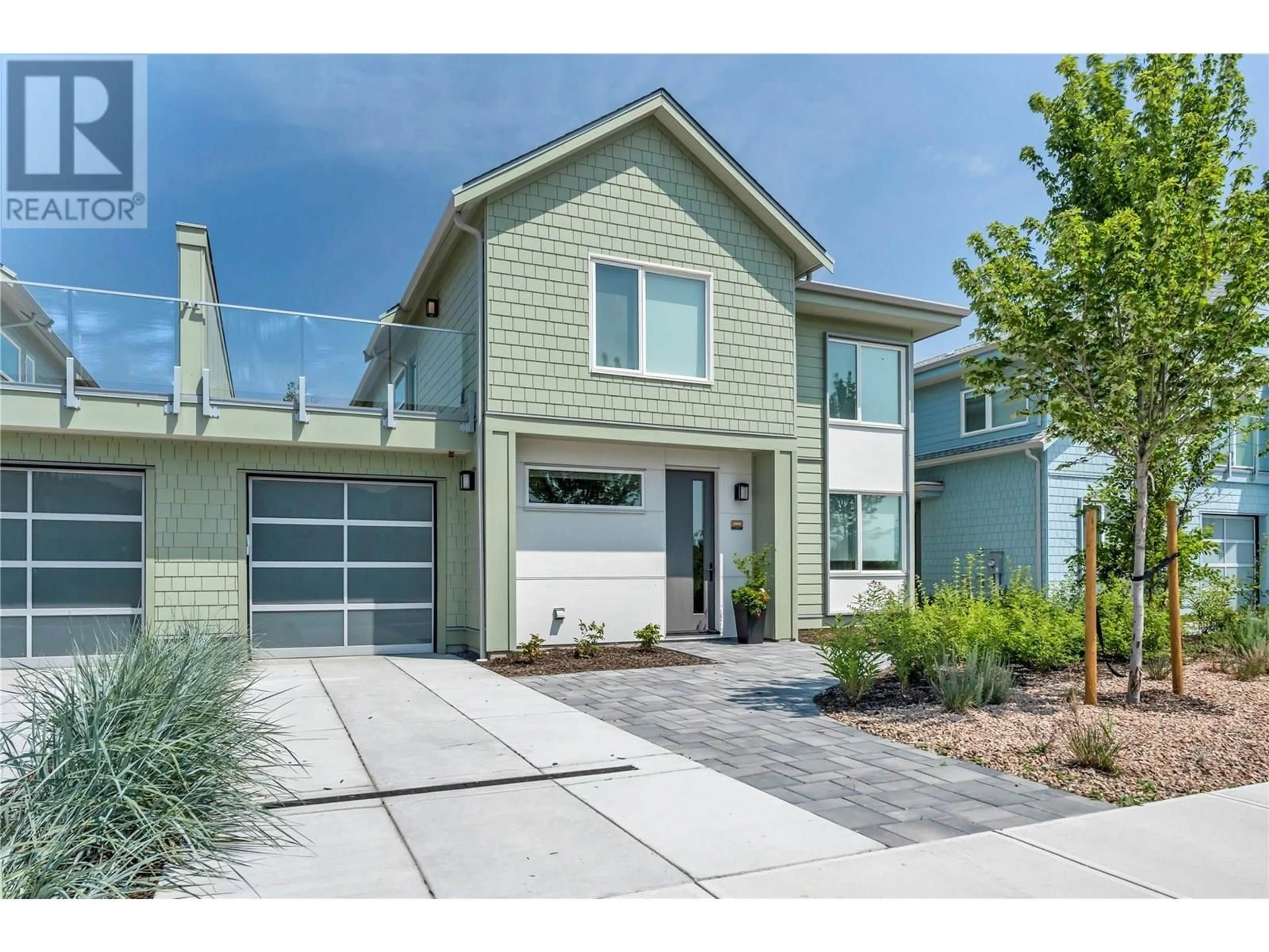 Home with vinyl exterior material, street for 2960 LANDRY CRESCENT, Summerland British Columbia V0H1Z9