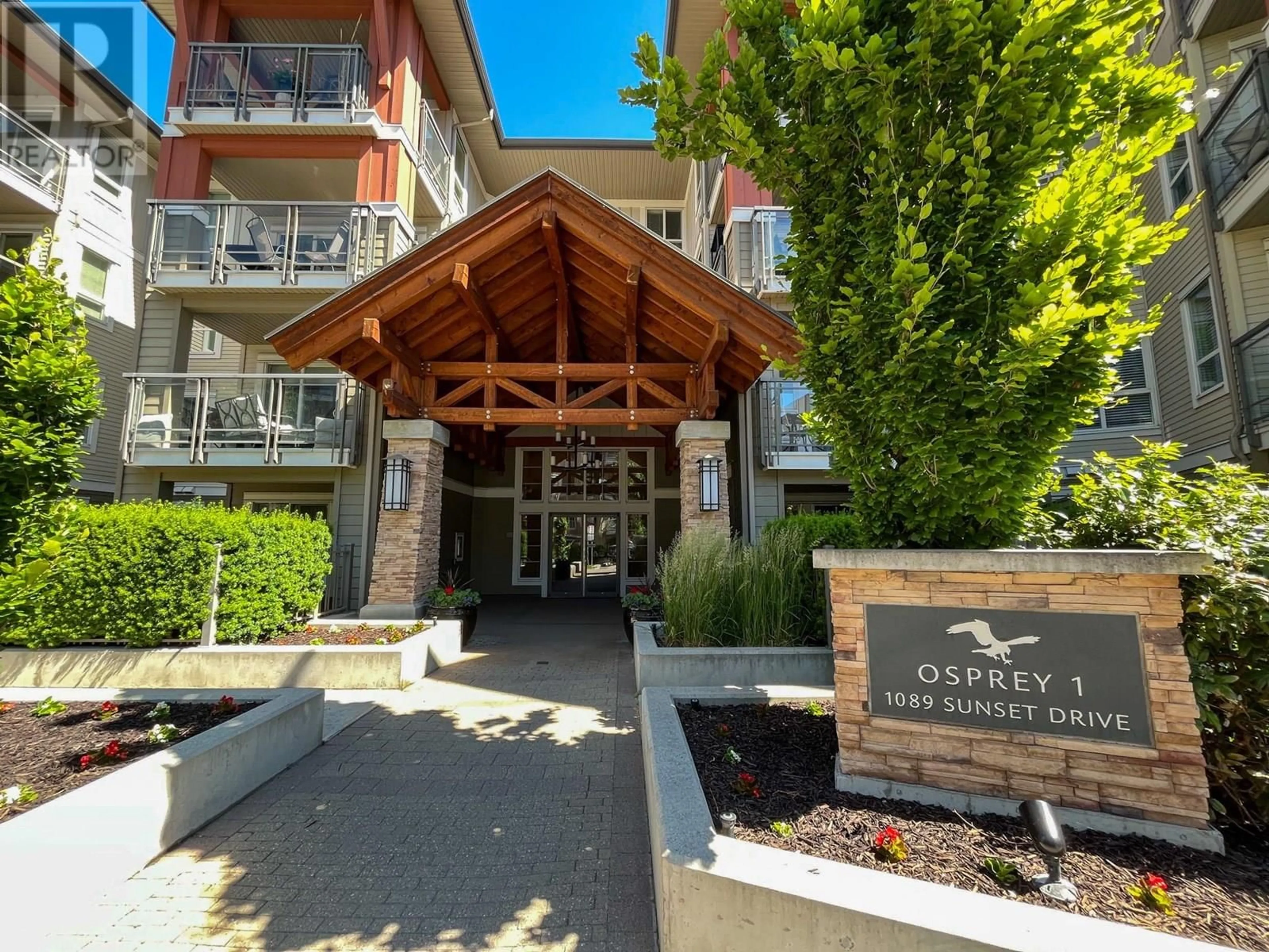 Indoor entryway for 112 - 1089 SUNSET DRIVE, Kelowna British Columbia V1Y9Z3
