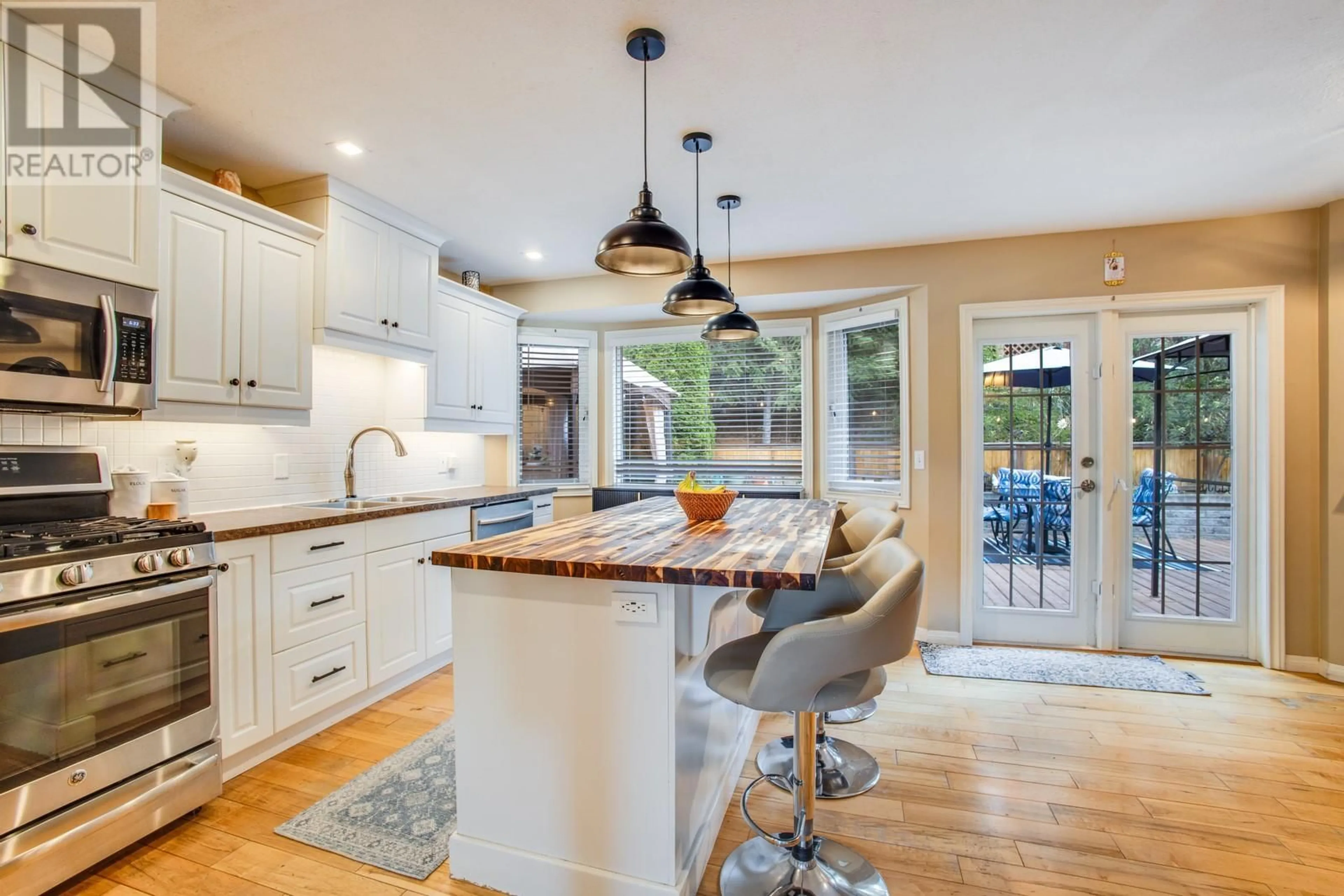 Open concept kitchen, ceramic/tile floor for 3166 BROADVIEW PLACE, West Kelowna British Columbia V4T1M9