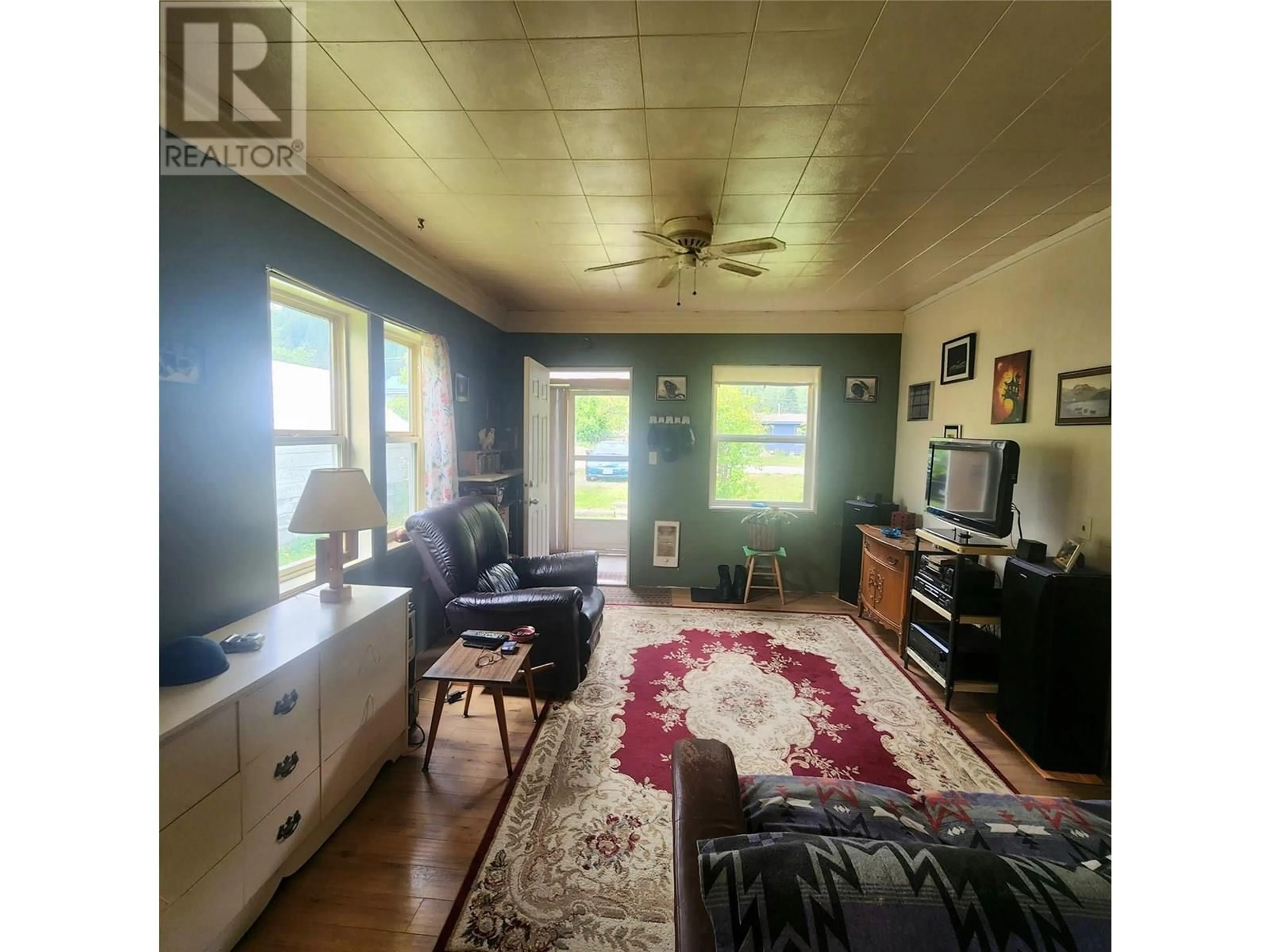 A pic of a room for 211 DAVIES AVENUE, Salmo British Columbia V0G1Z0