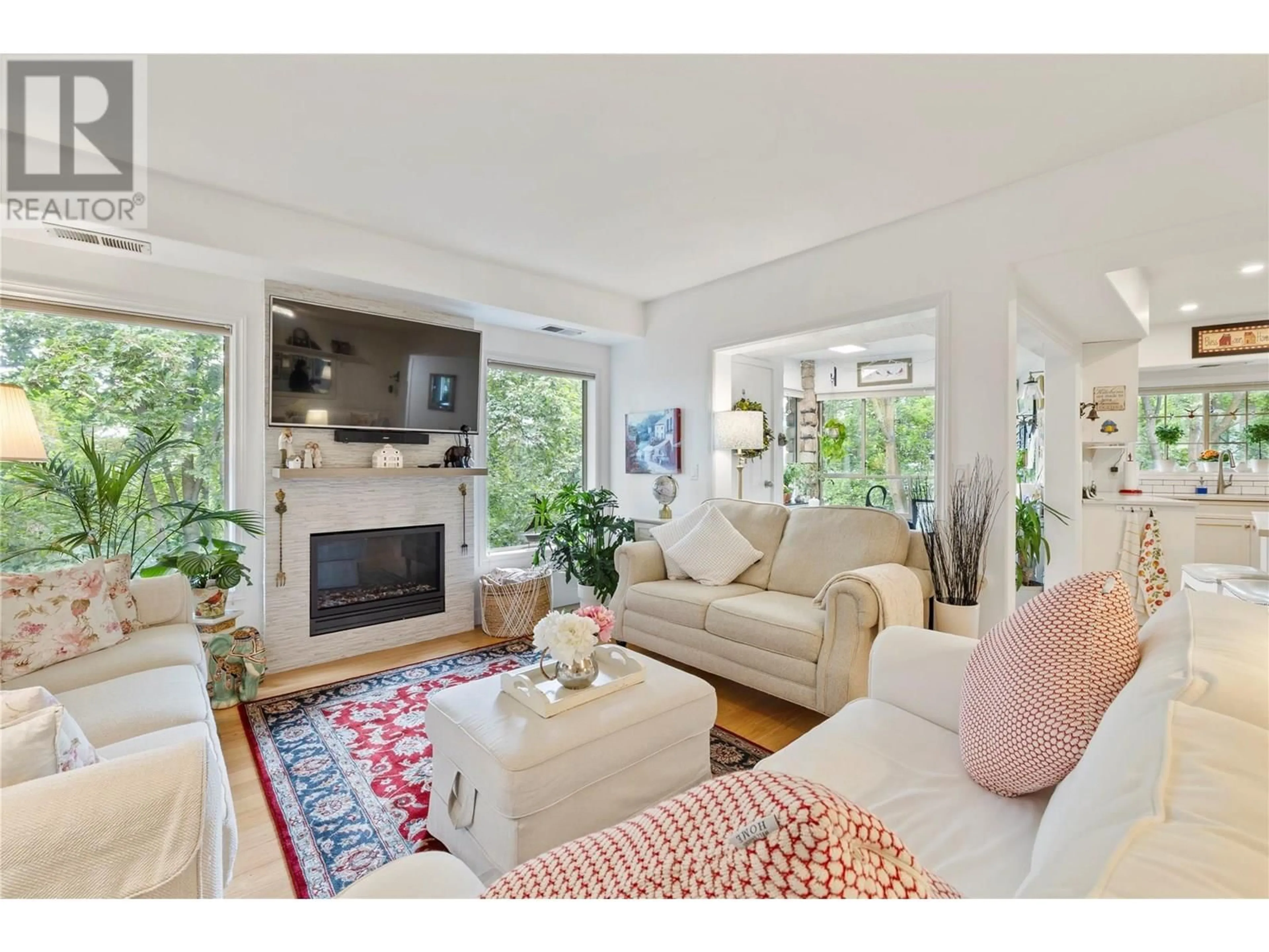 Living room with furniture, unknown for 308 - 3335 RICHTER STREET, Kelowna British Columbia V1W3Y1