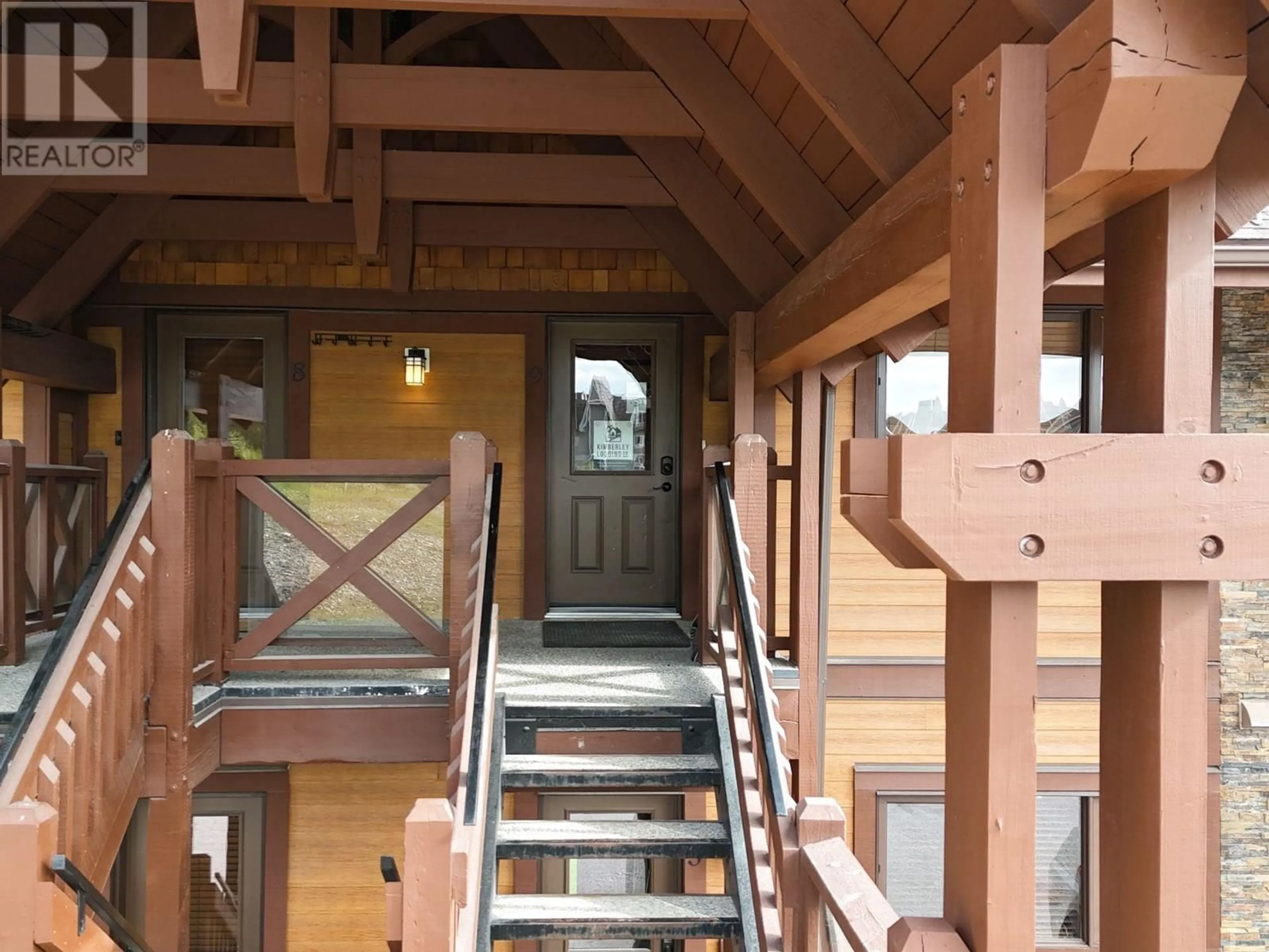 Indoor foyer for 9 - 1301 GERRY SORENSEN WAY, Kimberley British Columbia V1A2Y4