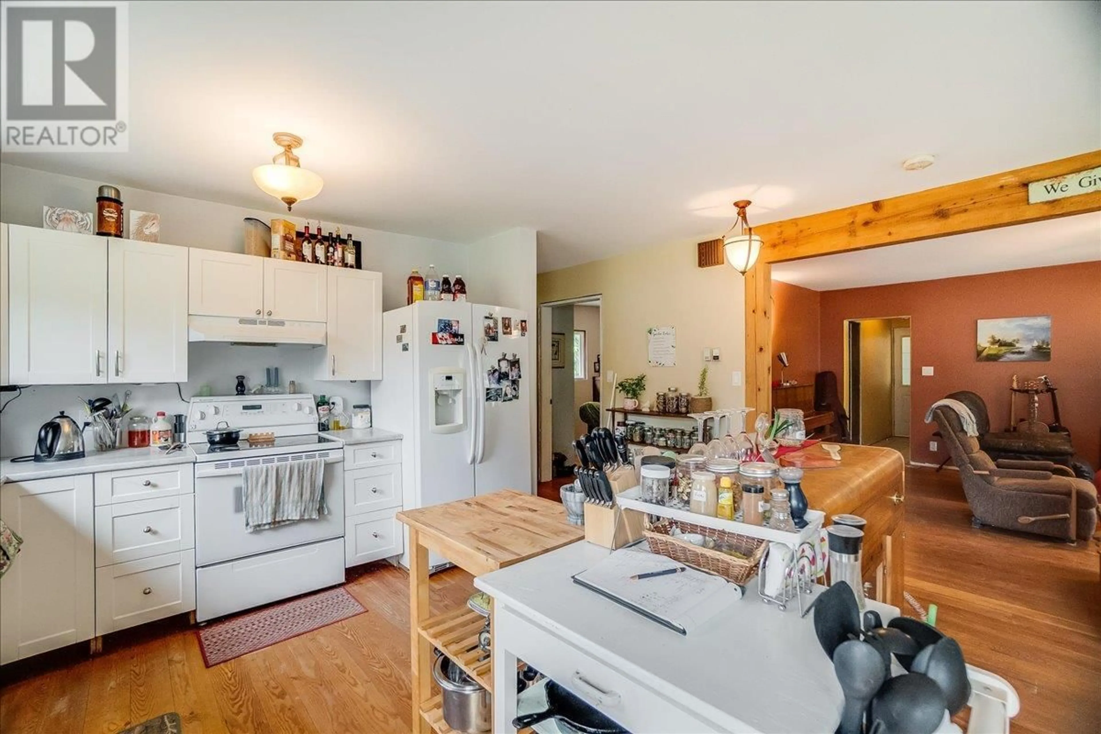 Open concept kitchen, unknown for 3814 PASSMORE UPPER ROAD, Passmore British Columbia V0G2J0