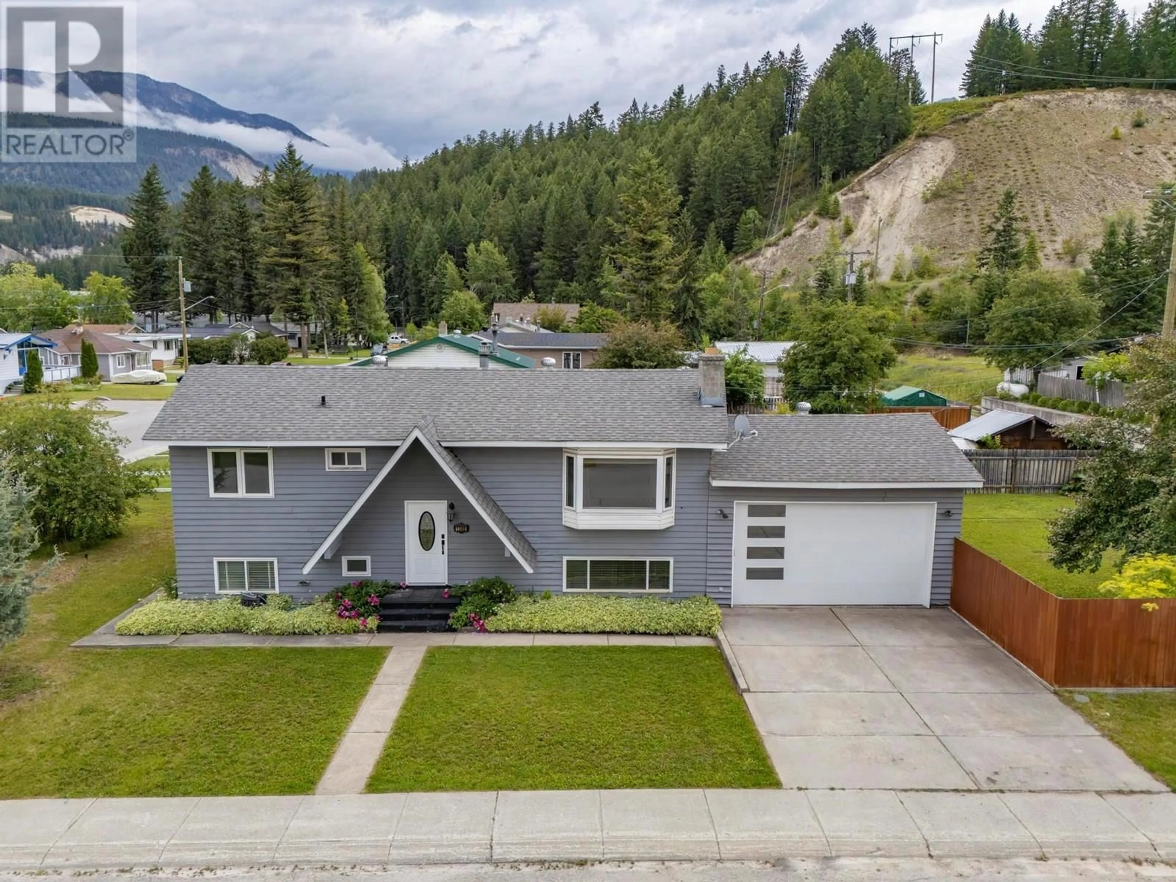 A pic from outside/outdoor area/front of a property/back of a property/a pic from drone, mountain view for 1300 11TH STREET SOUTH, Golden British Columbia V0A1H0