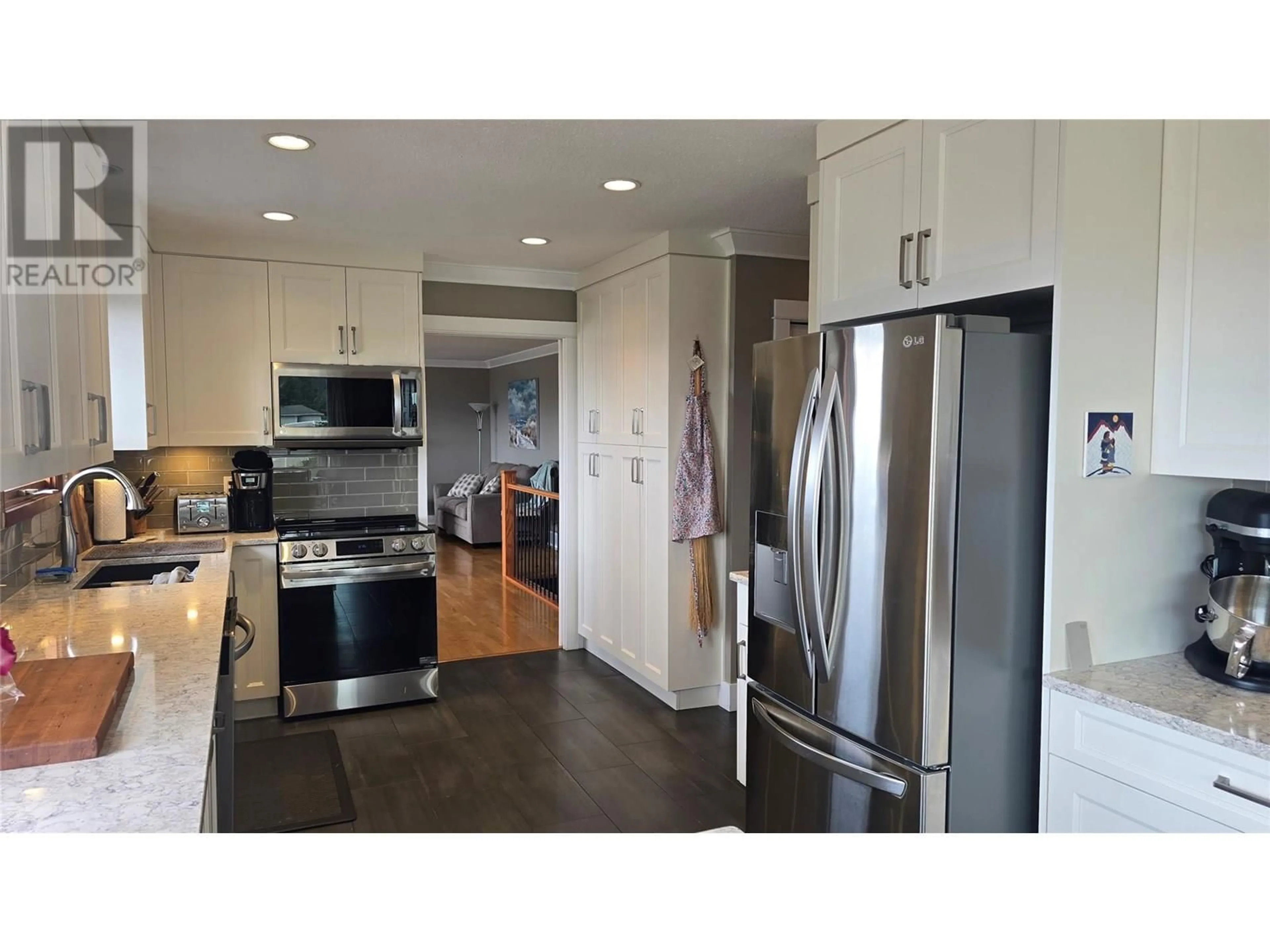 Open concept kitchen, unknown for 2044 VAN HORNE DRIVE, Kamloops British Columbia V1S1G3