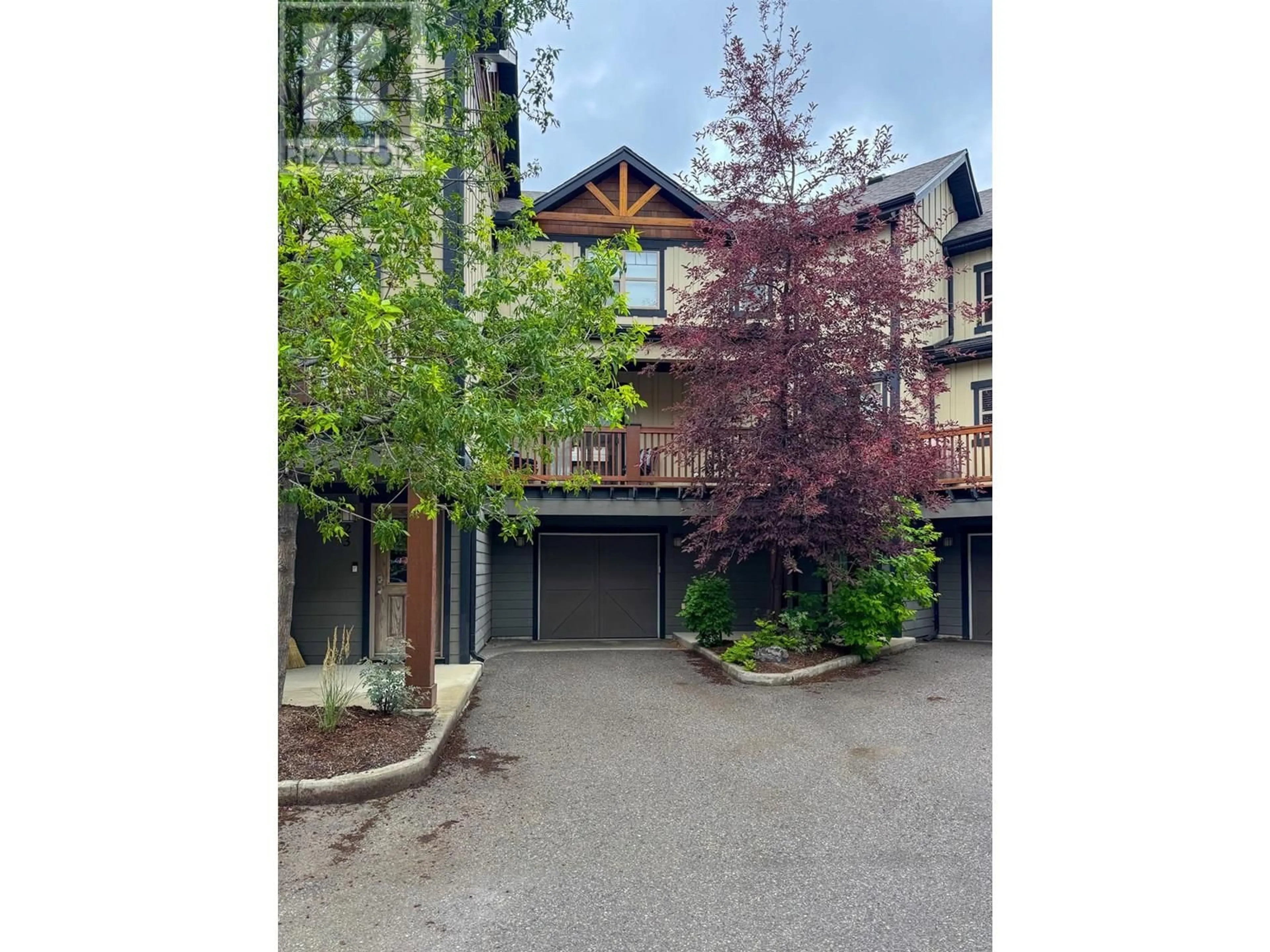 A pic from outside/outdoor area/front of a property/back of a property/a pic from drone, street for 25 - 1000 9TH STREET, Invermere British Columbia V0A1K0