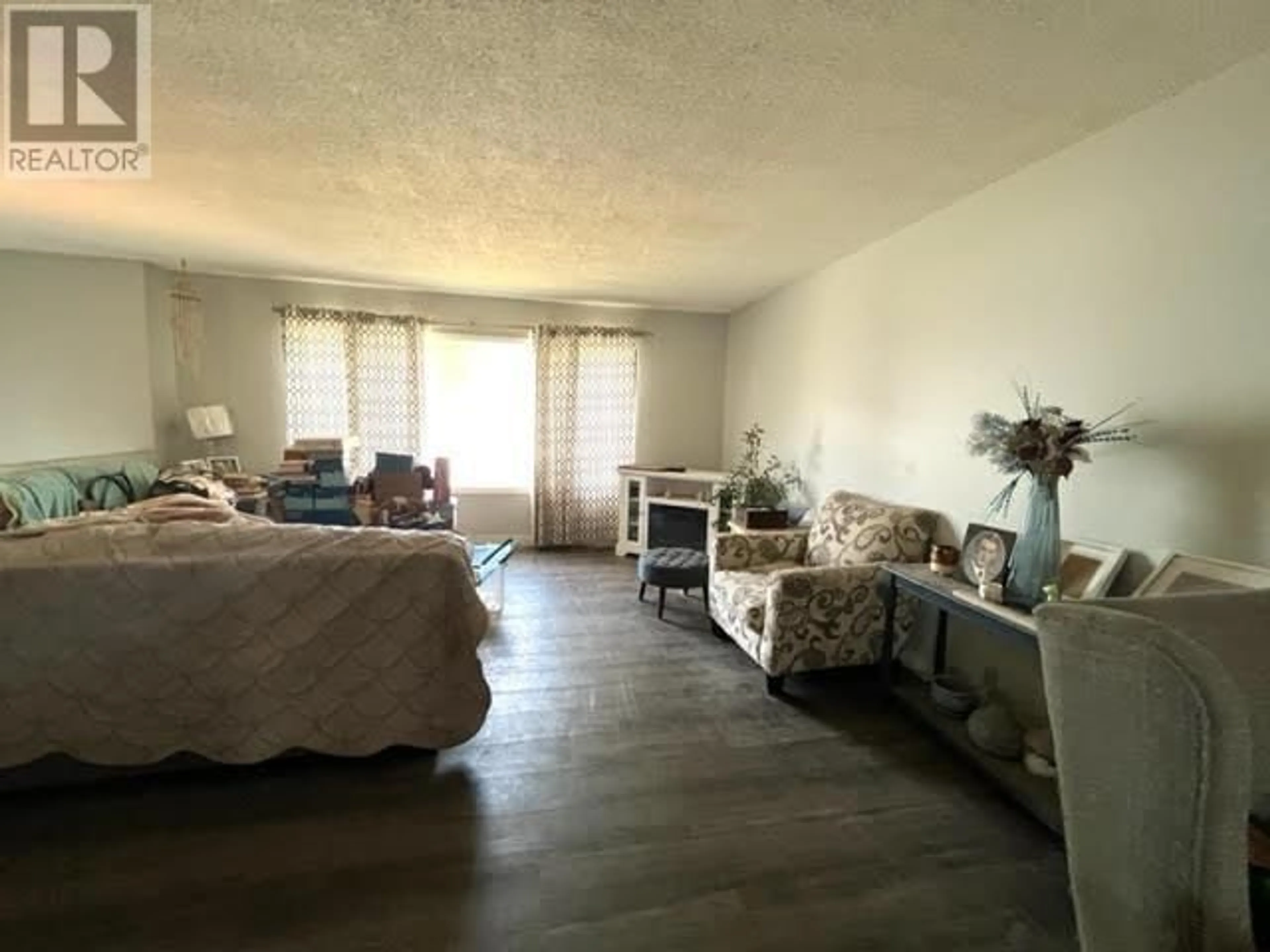 A pic of a room for 158 BRACEWELL DRIVE, Penticton British Columbia V2A6S8