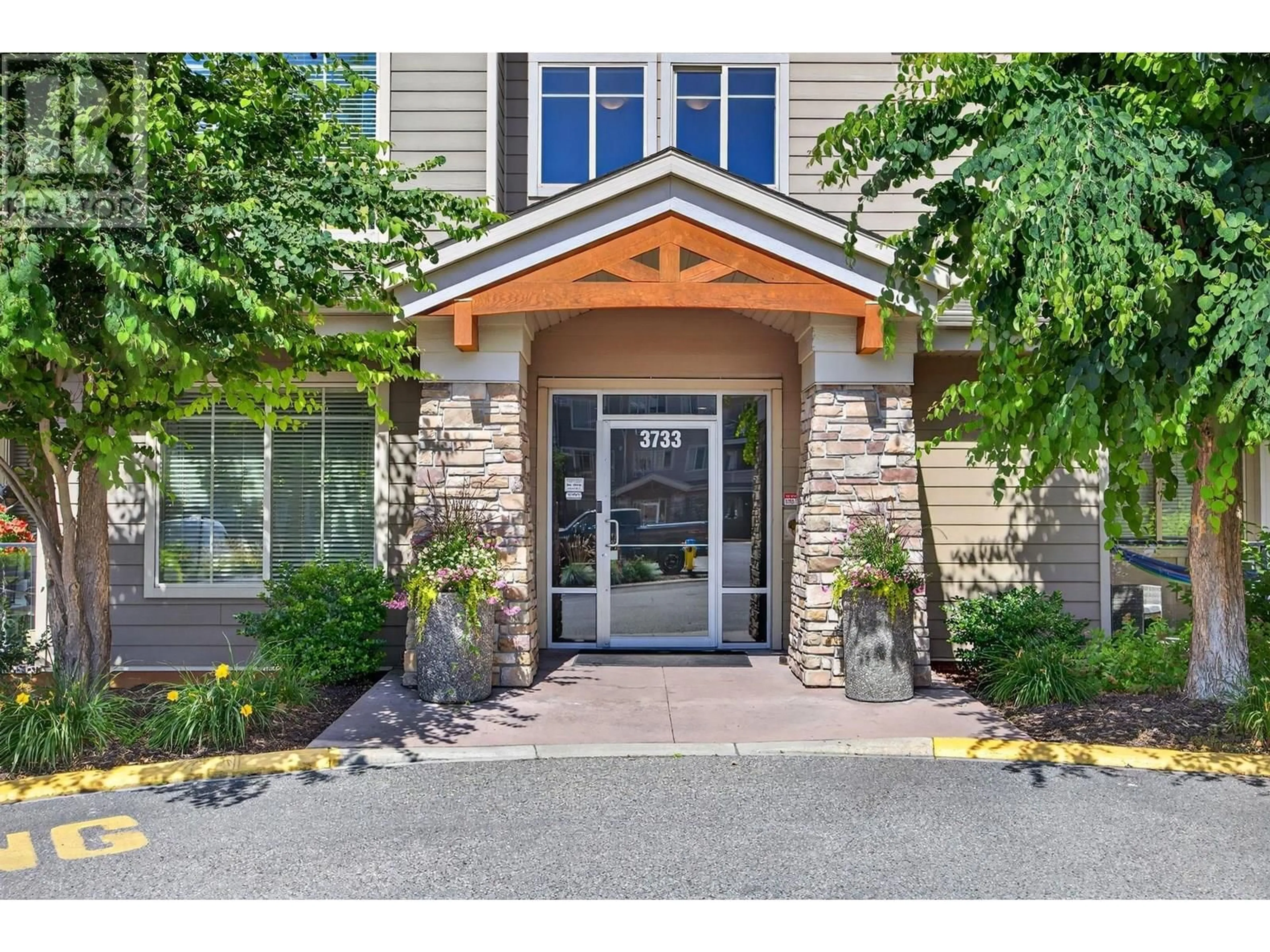 Indoor entryway for 117 - 3733 CASORSO ROAD, Kelowna British Columbia V1W5E3