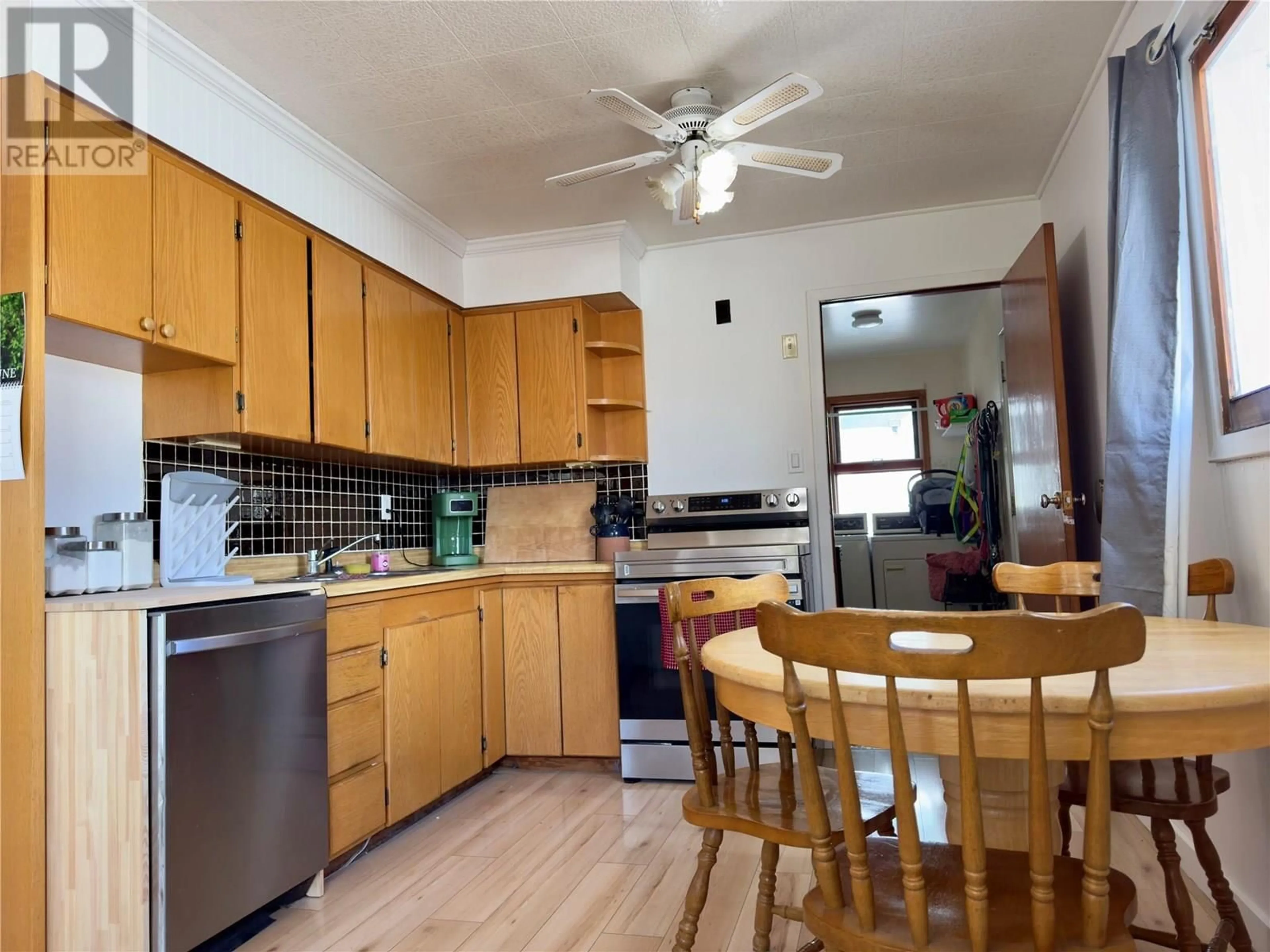 Standard kitchen, unknown for 1012 118 AVENUE, Dawson Creek British Columbia V1G3J1