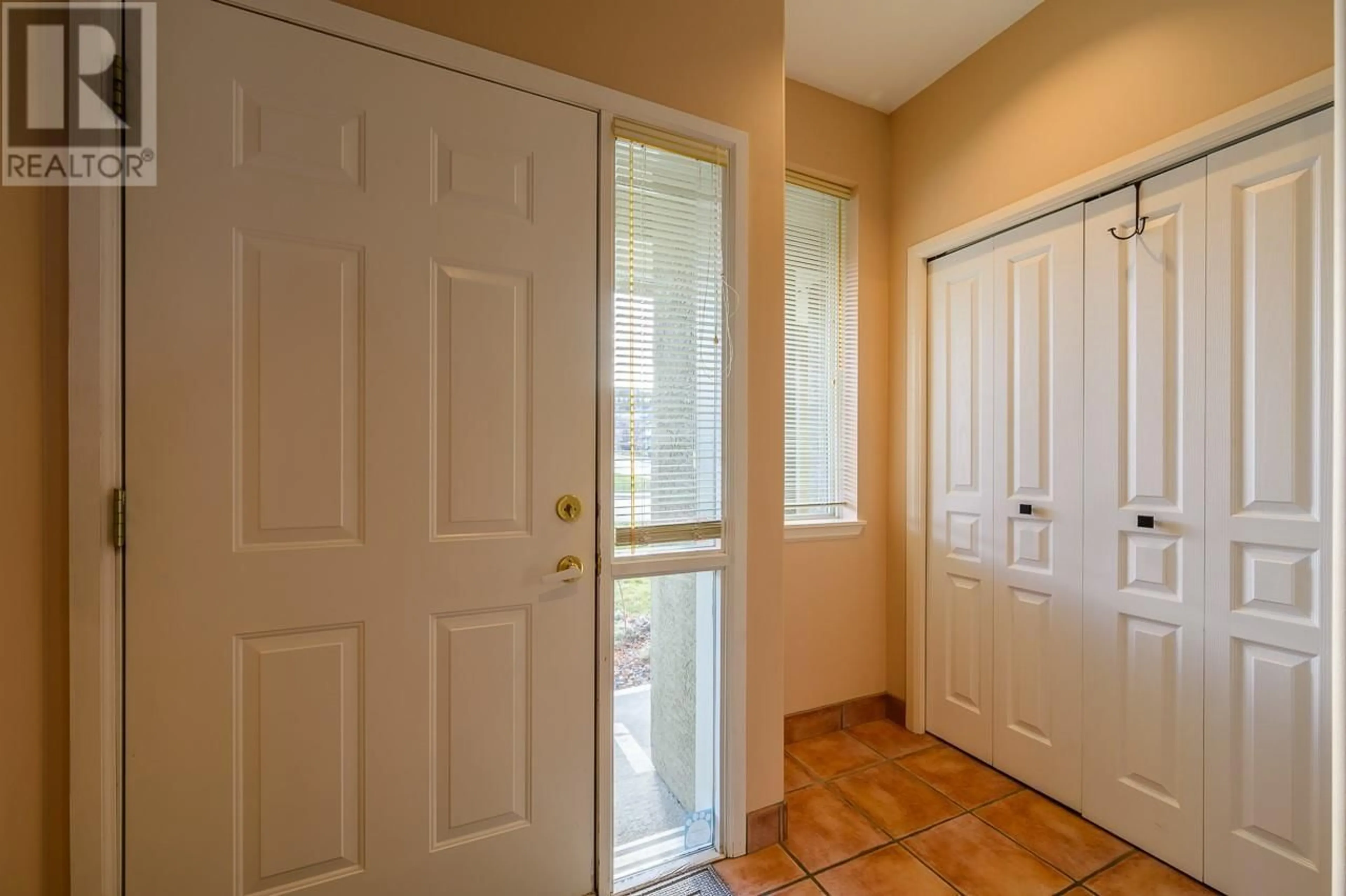 Indoor entryway for #8 - 2365 ABBEYGLEN WAY, Kamloops British Columbia V1S1Y3