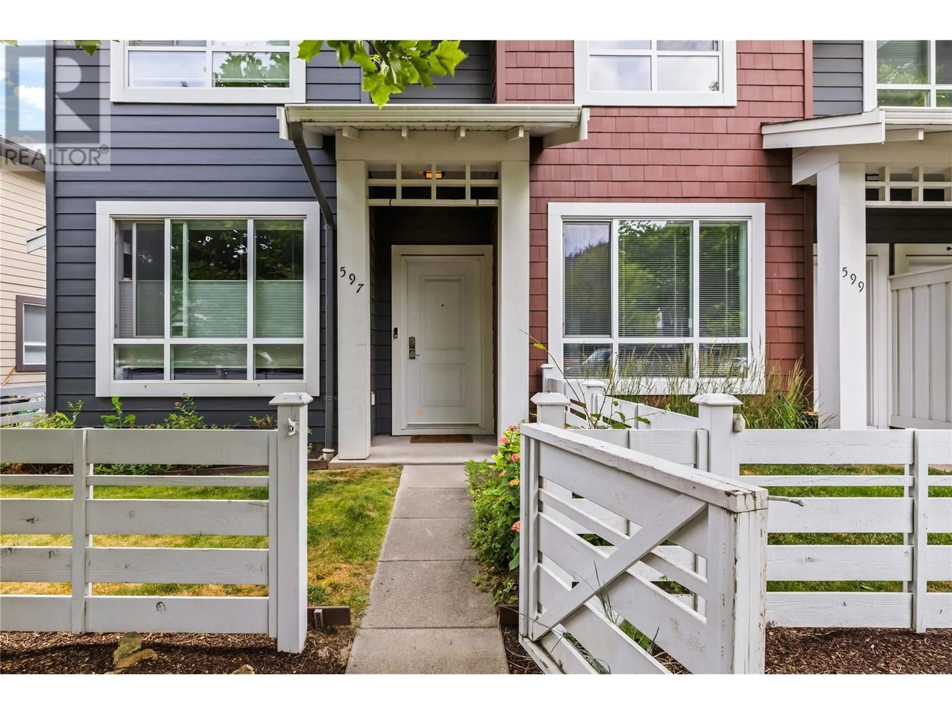 Indoor entryway for 597 BOYNTON PLACE, Kelowna British Columbia V1V3B5